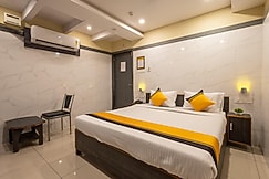 Itsy Hotels SRC Grand Near Vijayawada Railway Station, Vijaywada
