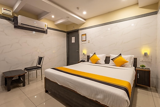 Itsy Hotels SRC Grand Near Vijayawada Railway Station