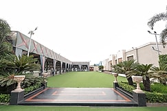 Silver Oak Resort Hotel, Delhi