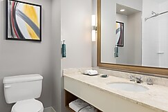 DoubleTree by Hilton Hotel London Ontario, Middlesex