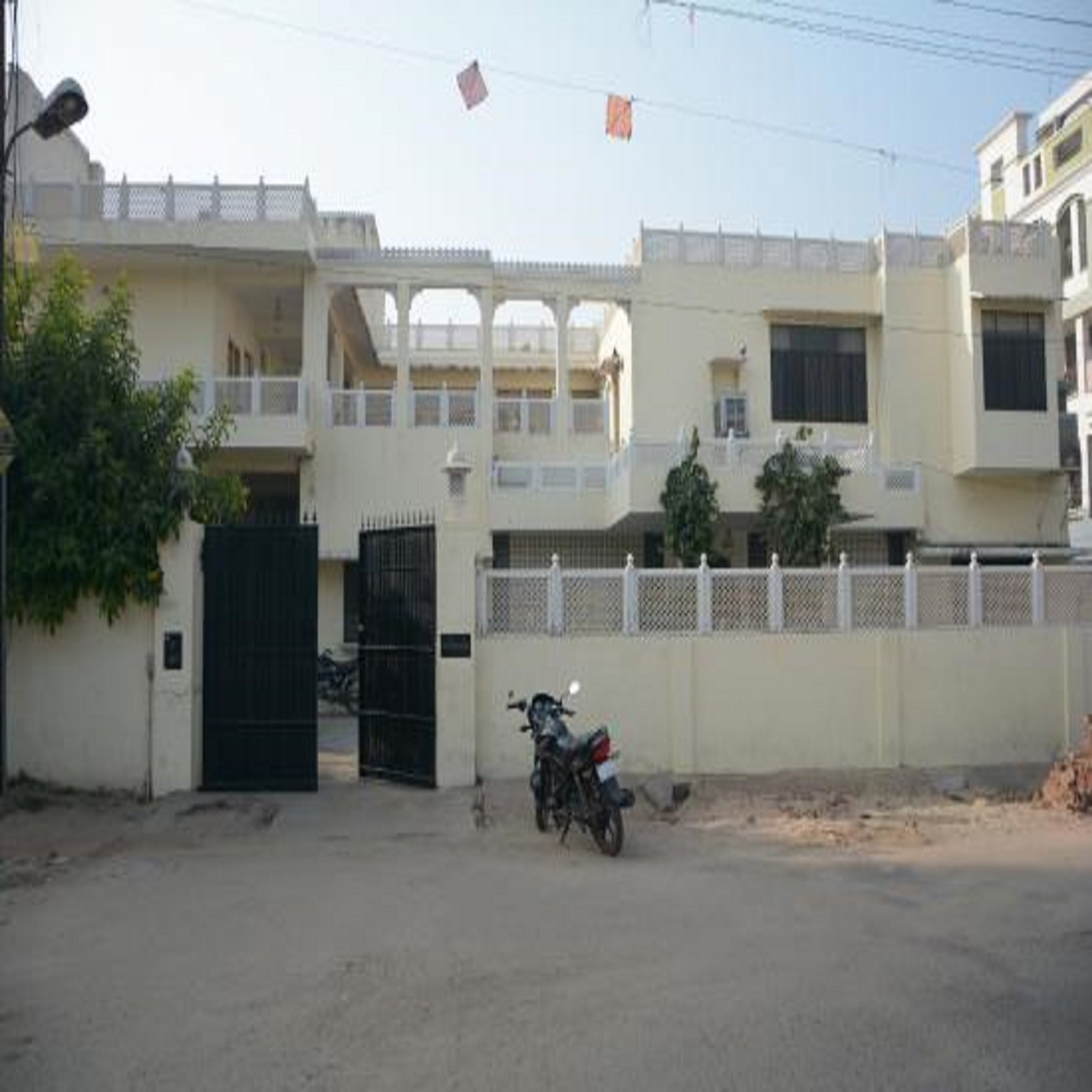 Jai vilas - Tap to explore photos