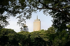 Dusit Thani Bangkok, Phra Pra Daeng