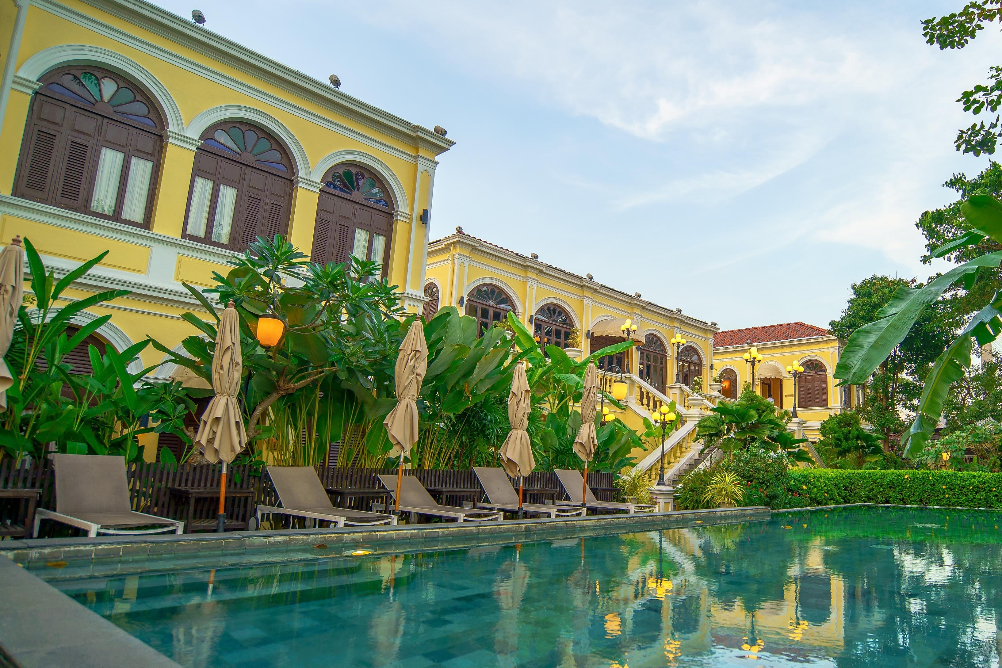 Praya Palazzo Hotel - Tap to explore photos