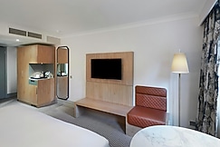 Hilton Cobham, Surrey