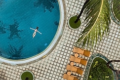 Edsa Shangri-La, Manila, Baras