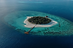 Banyan Tree Vabbinfaru Maldives with Free Transfers, Maldives