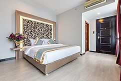 New York Hotel, Phnom Penh