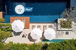 Outrigger Surin Beach Resort, Phuket