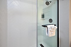 DoubleTree by Hilton Detroit - Novi, Lenawee