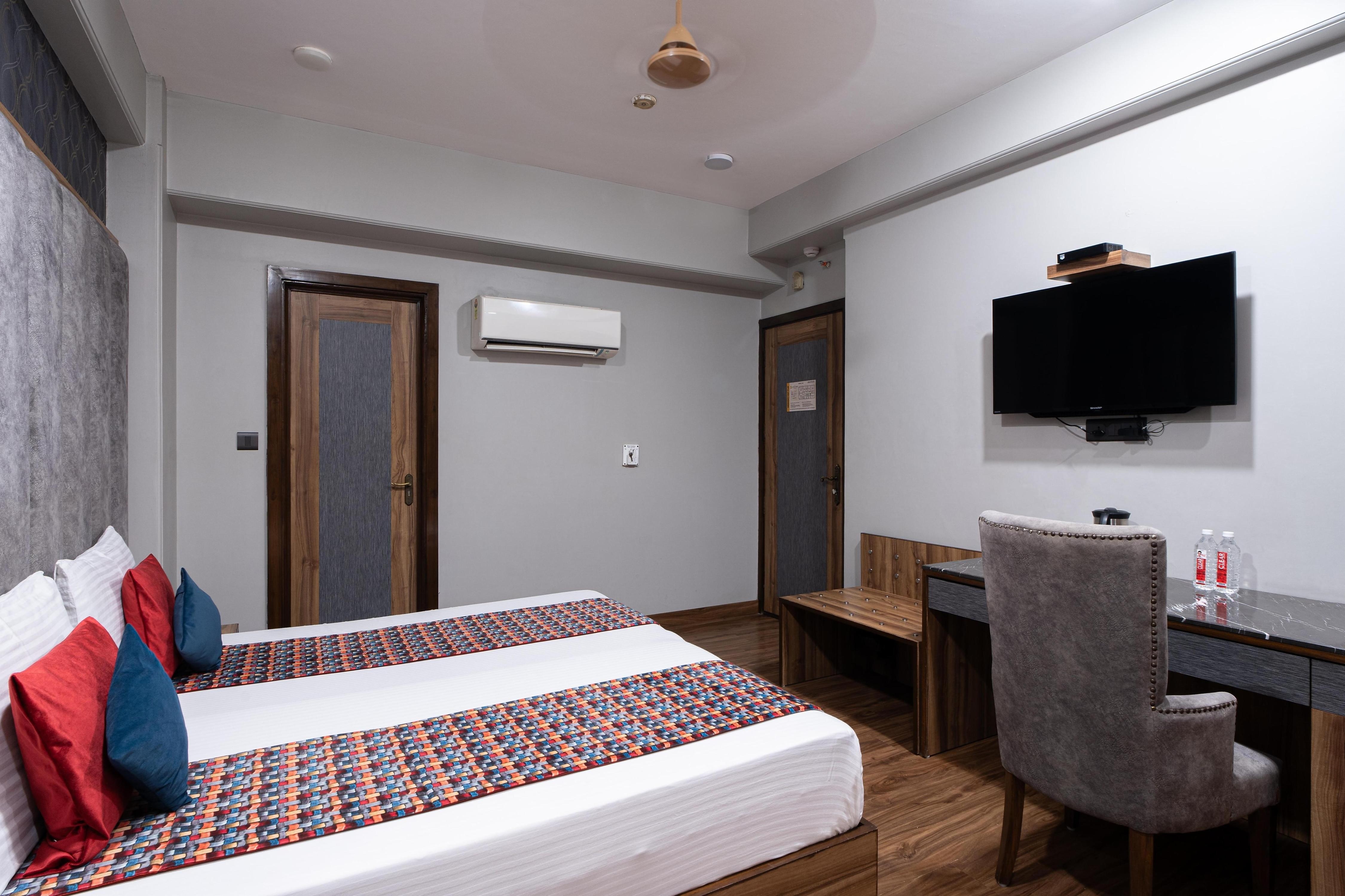 Hotel Sunstar Grand - Tap to explore photos