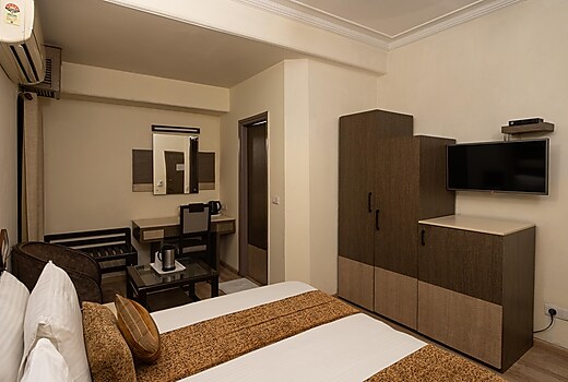 The Suncourt Hotel Yatri