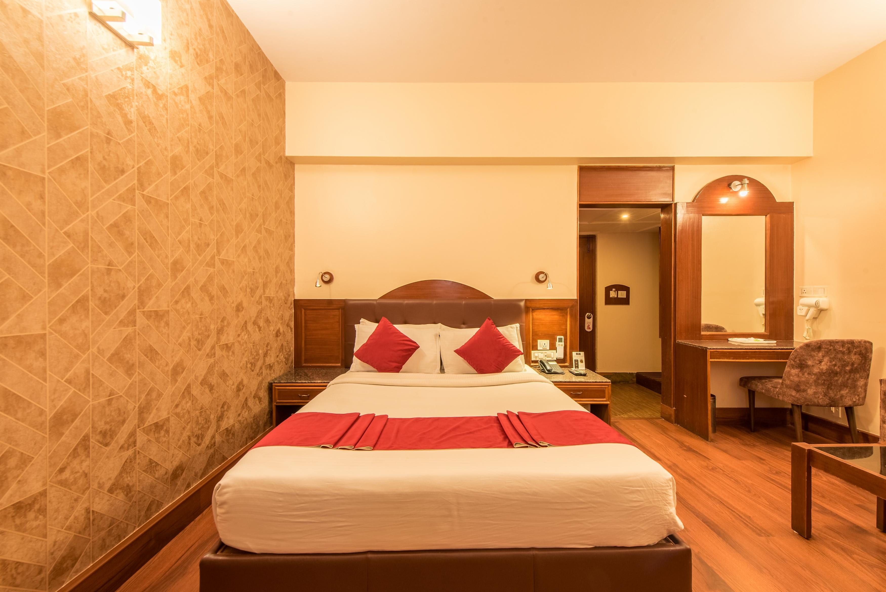Bangalore Gate Hotel & Conferences - Tap to explore photos