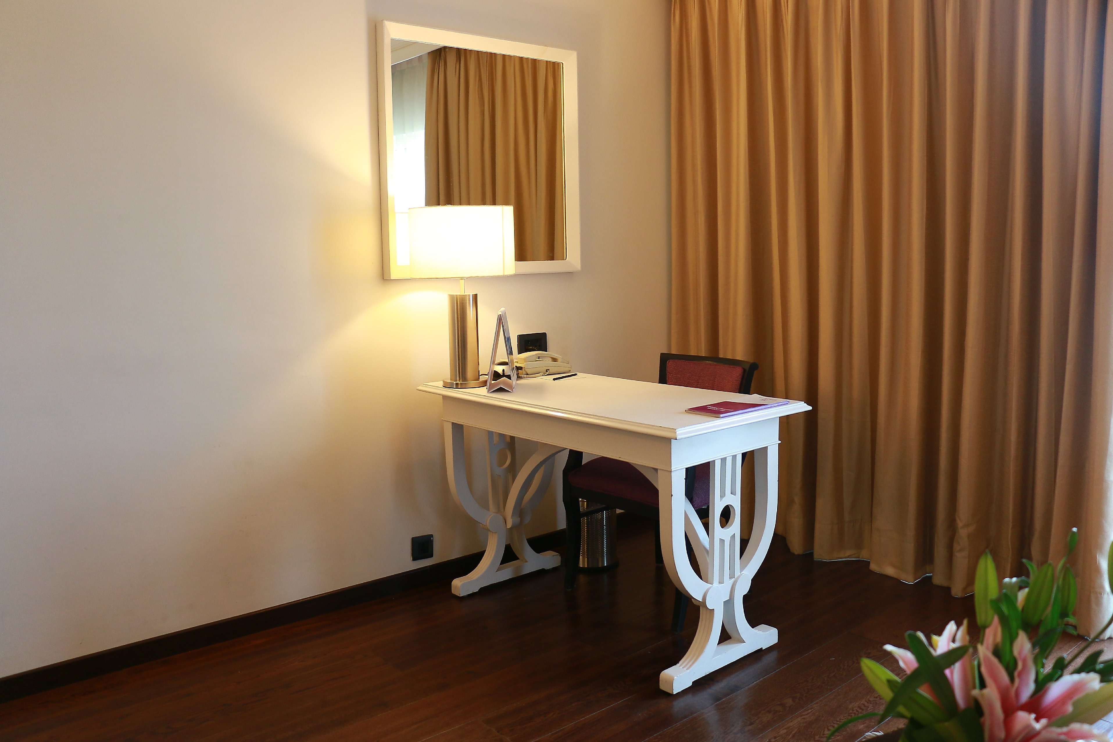 Hotel Royal Orchid Bangalore - Tap to explore photos
