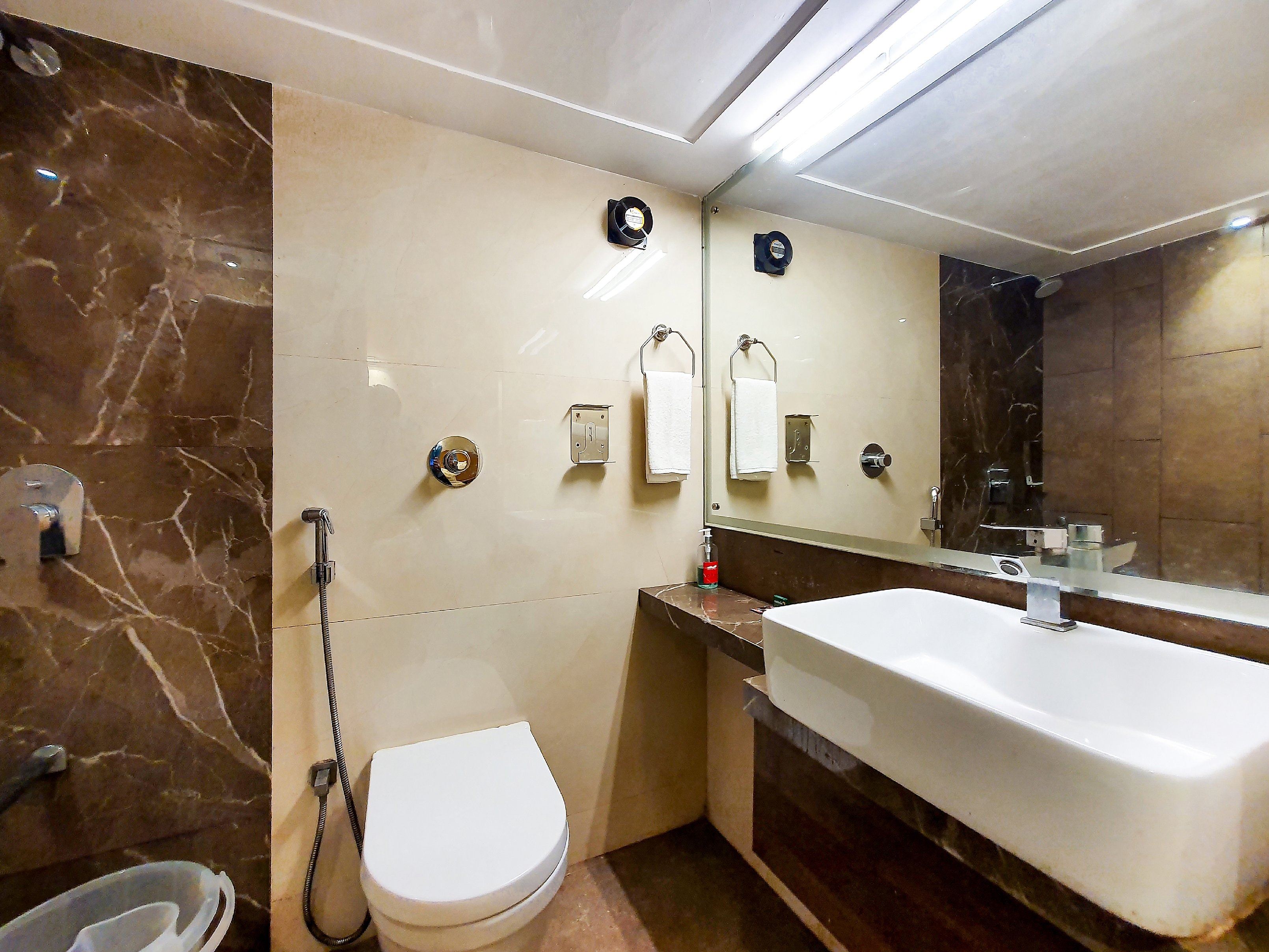 Deluxe Room 1