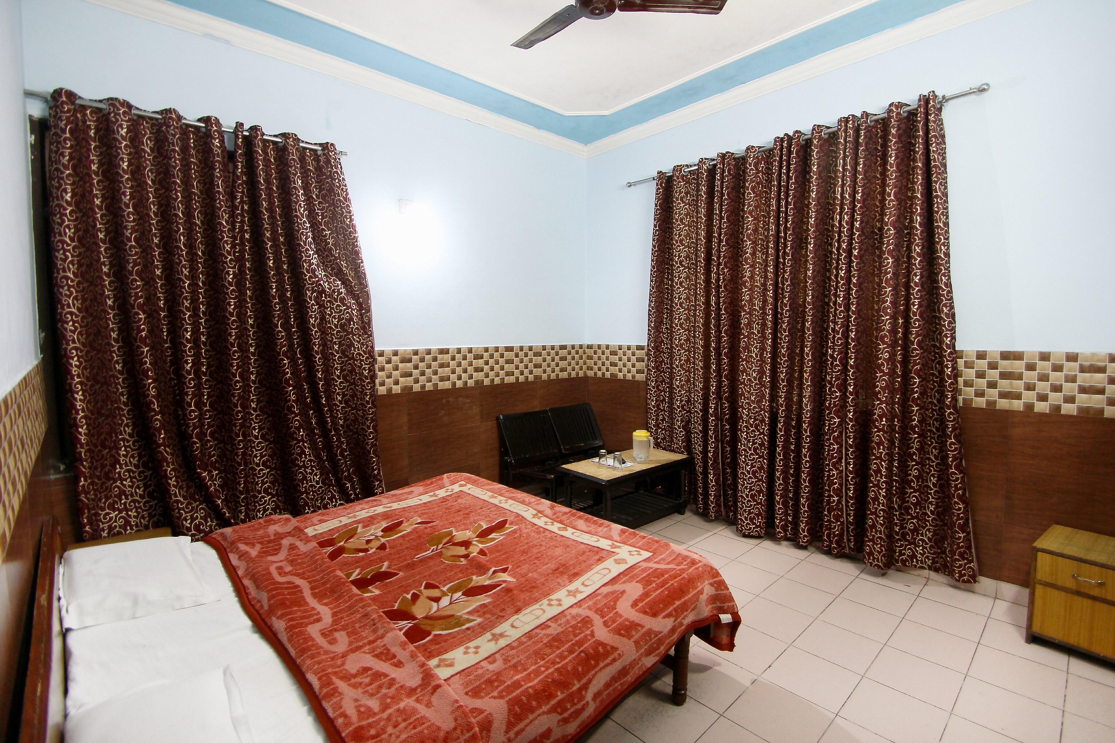 Indraprasth Yatri Bhawan - Tap to explore photos