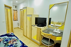 Hotel Madonna, Delhi