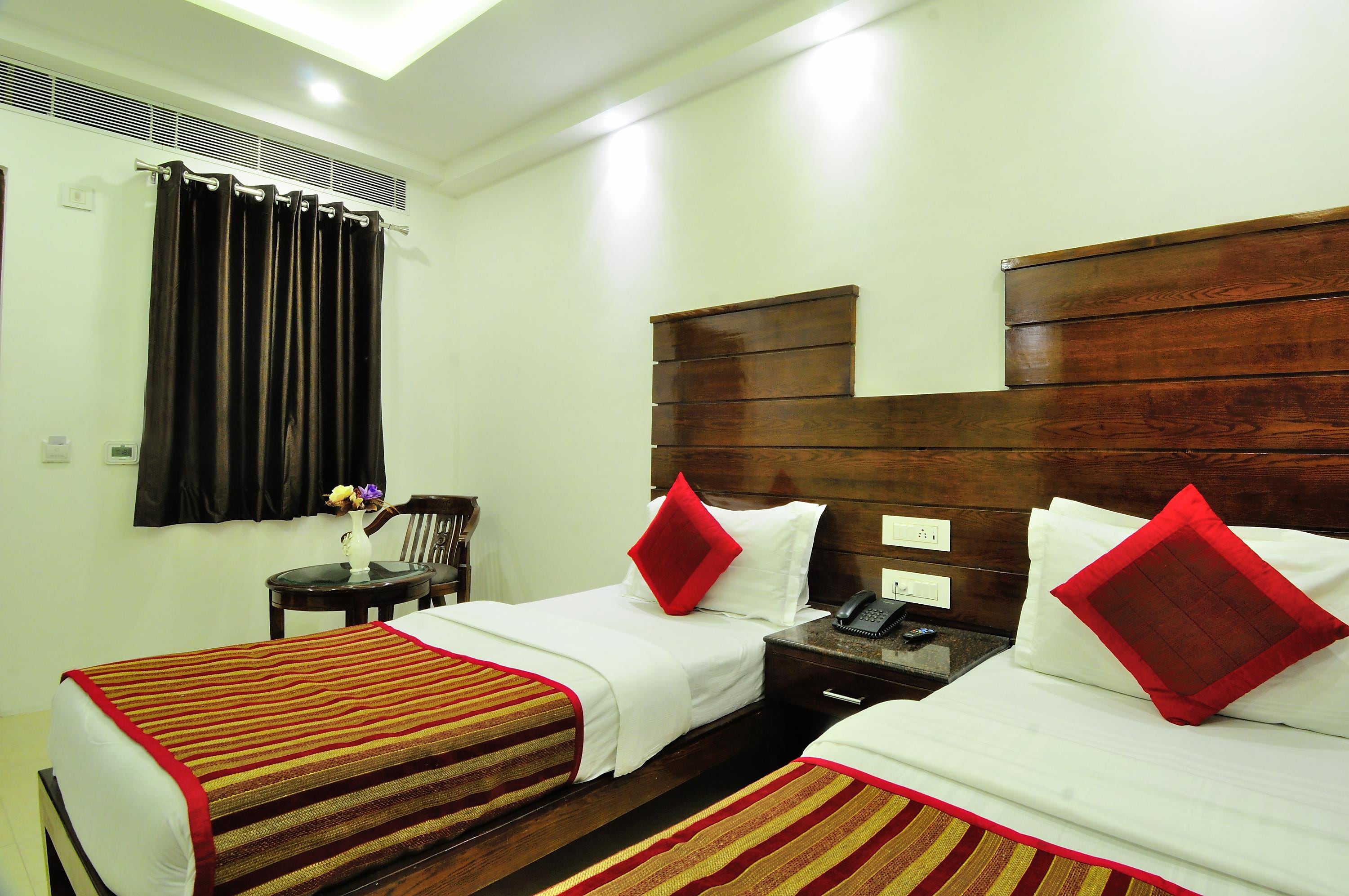 Hotel Yuvraj Deluxe - Tap to explore photos