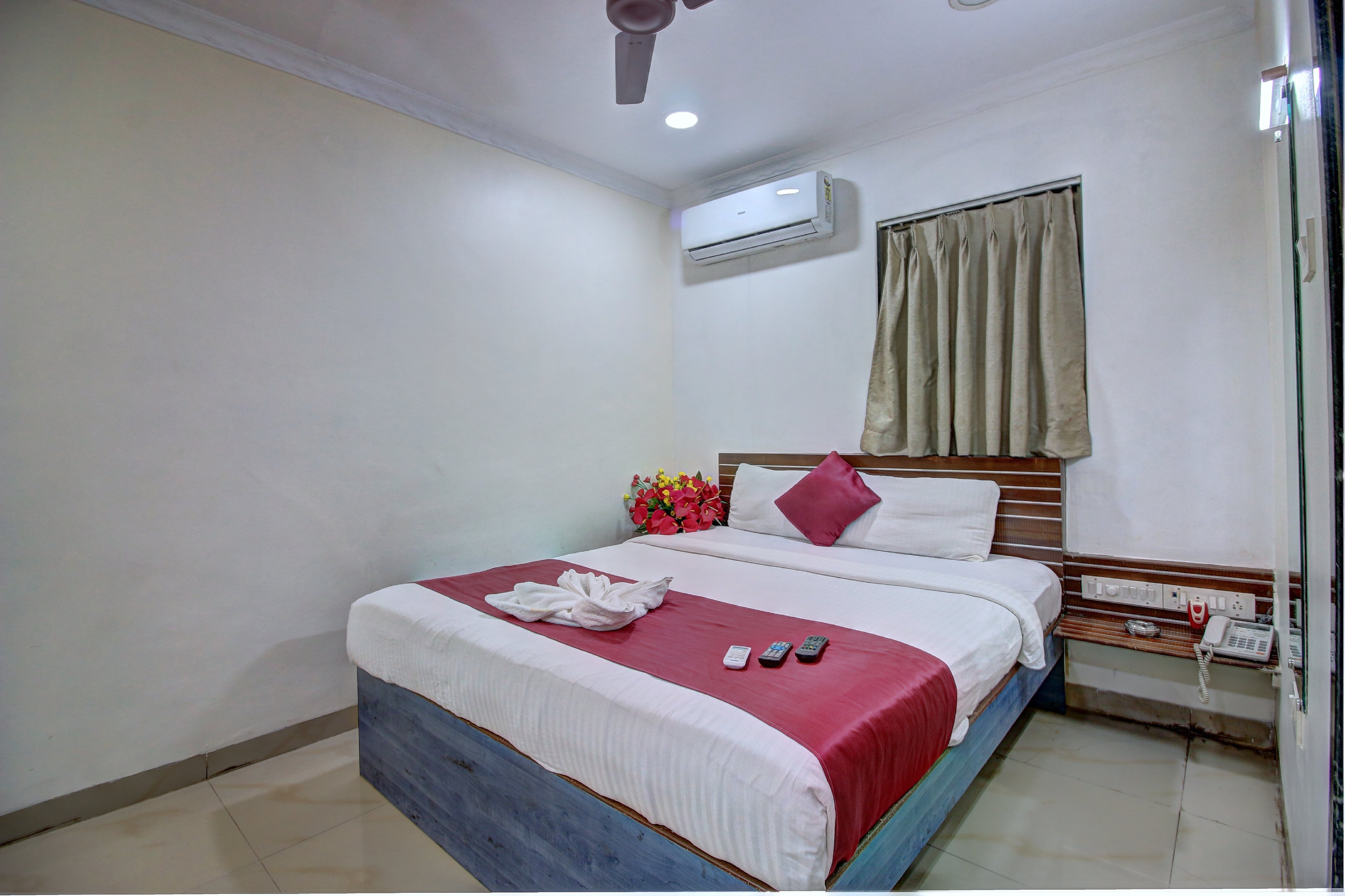 Hotel Sunshine ( Free Airport transfers) - Tap to explore photos