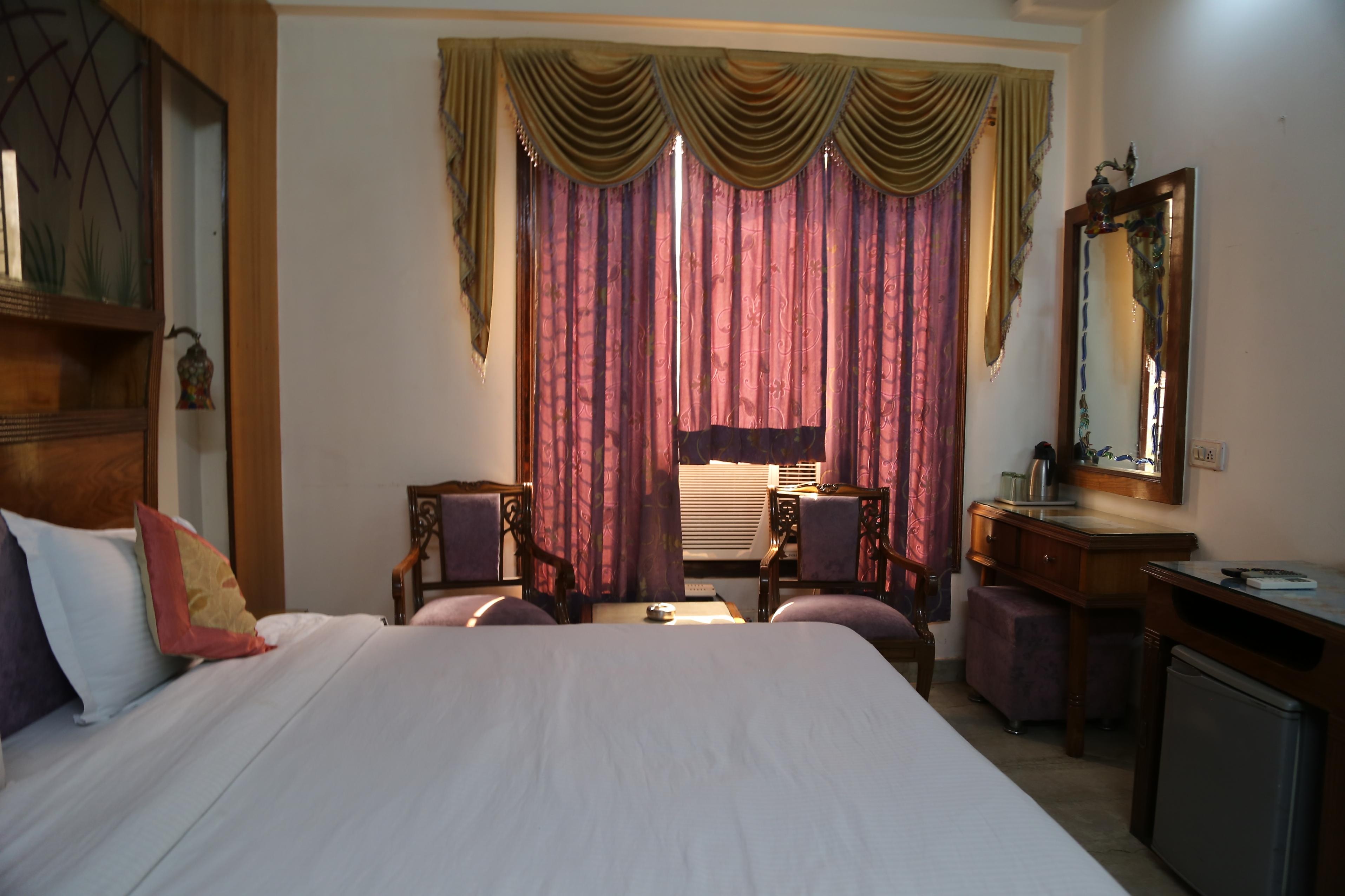 Hotel Rosemary( Karat 87) - Tap to explore photos