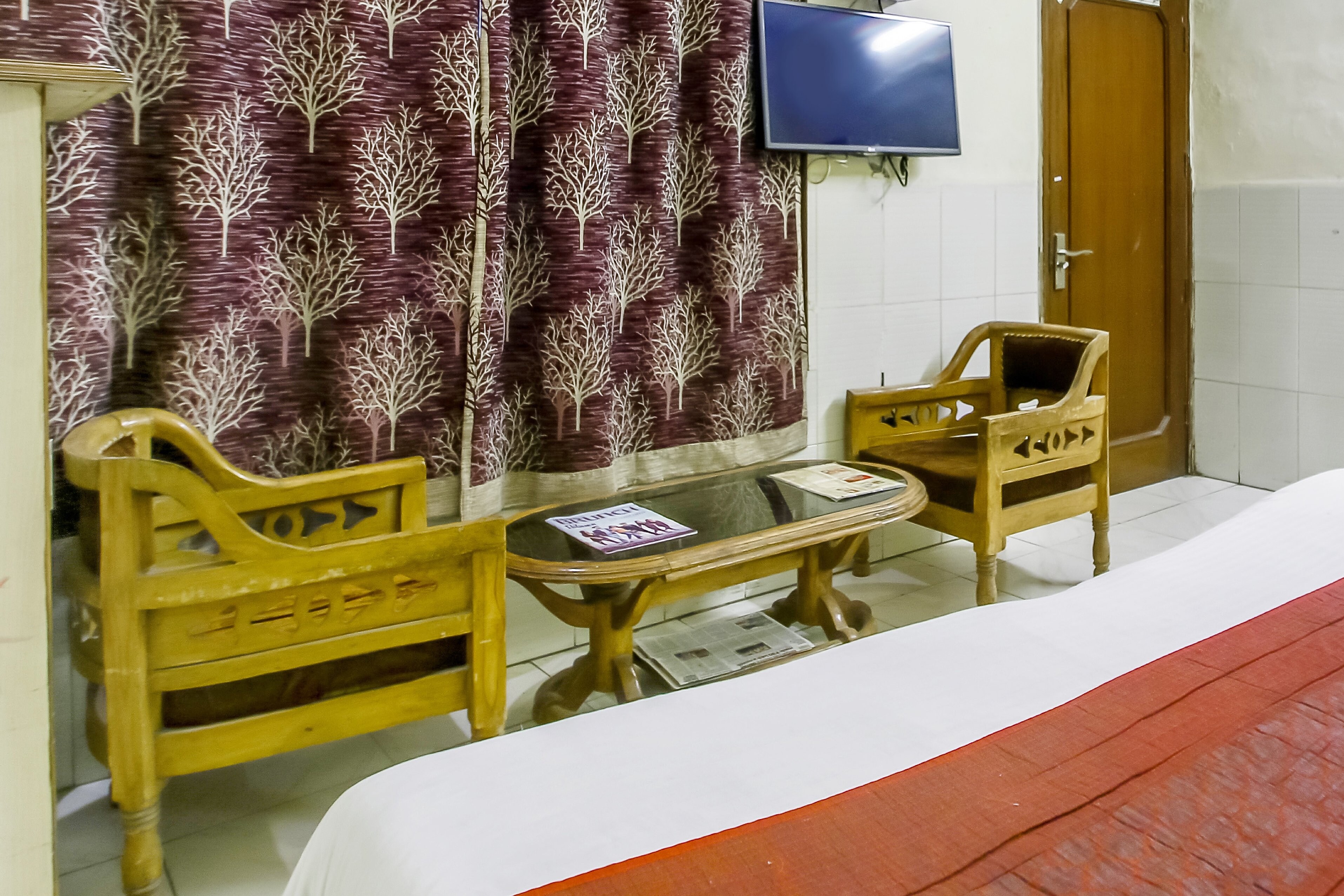 Hotel Surya Palace - Tap to explore photos