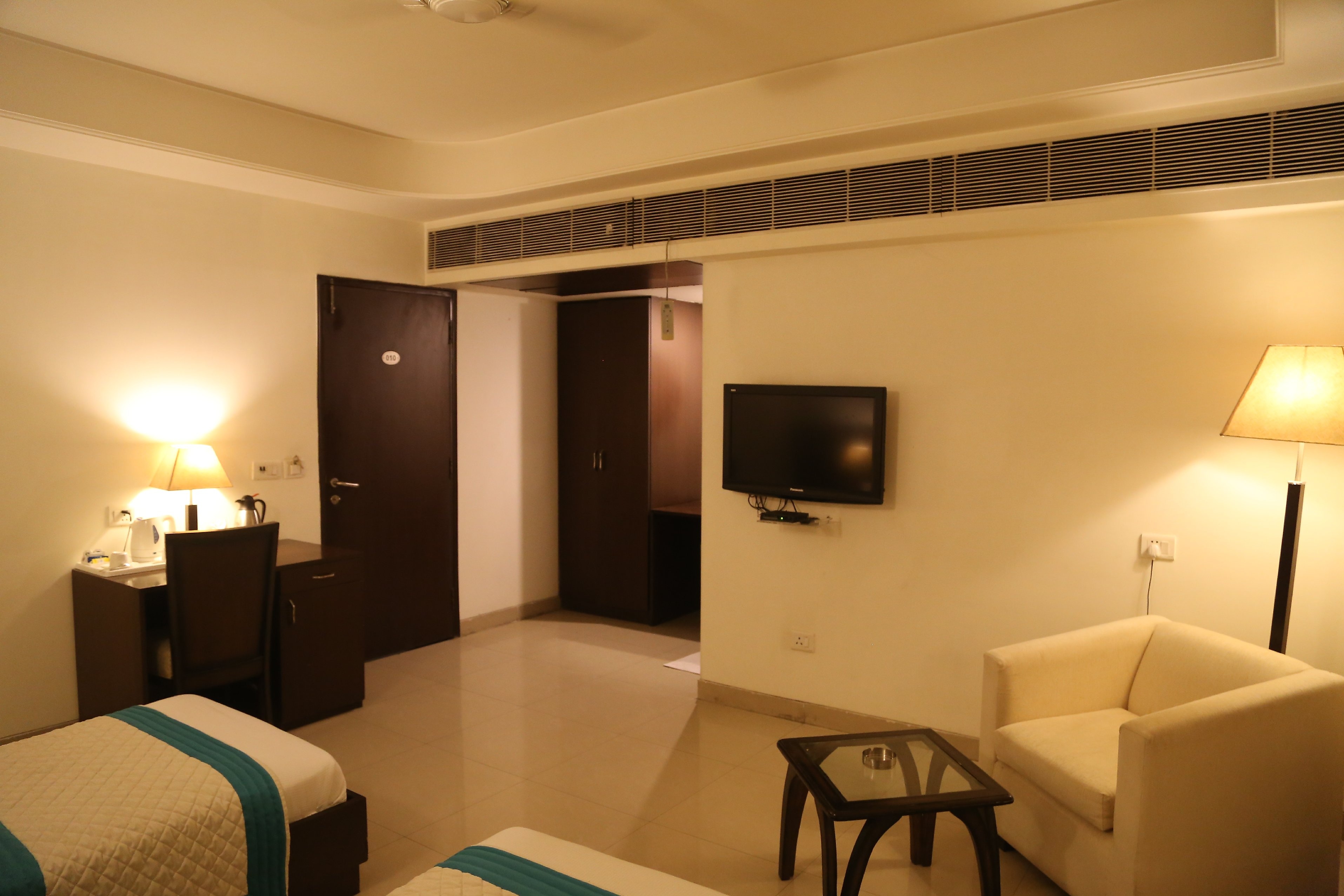 Hotel Impress Delhi Airport - Tap to explore photos