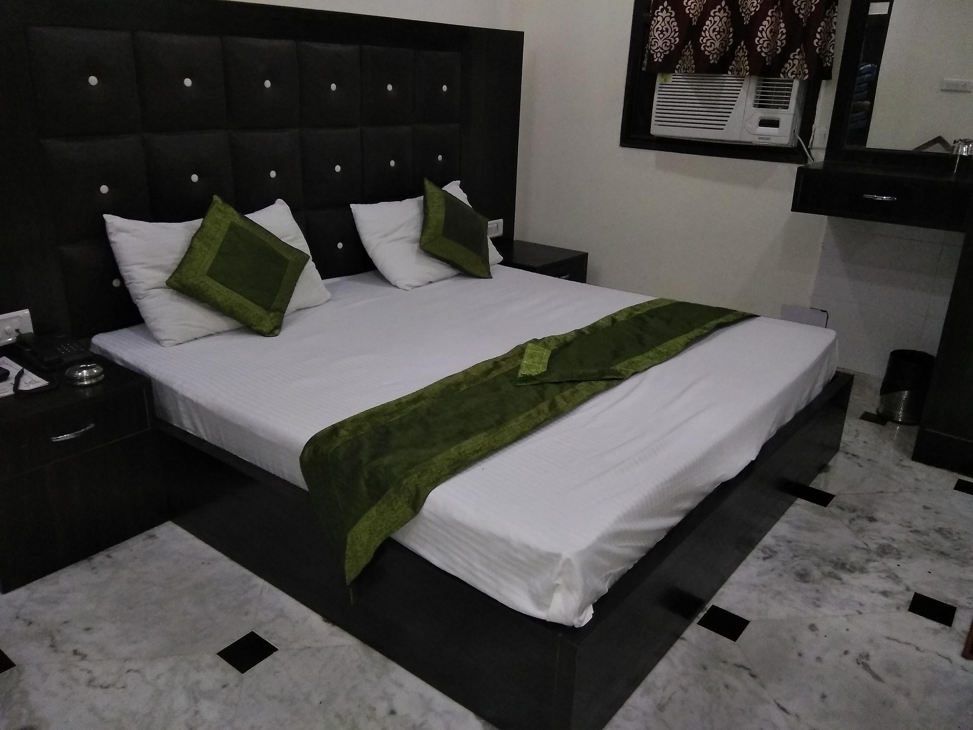Hotel Vishesh Continental Karol Bagh - Tap to explore photos