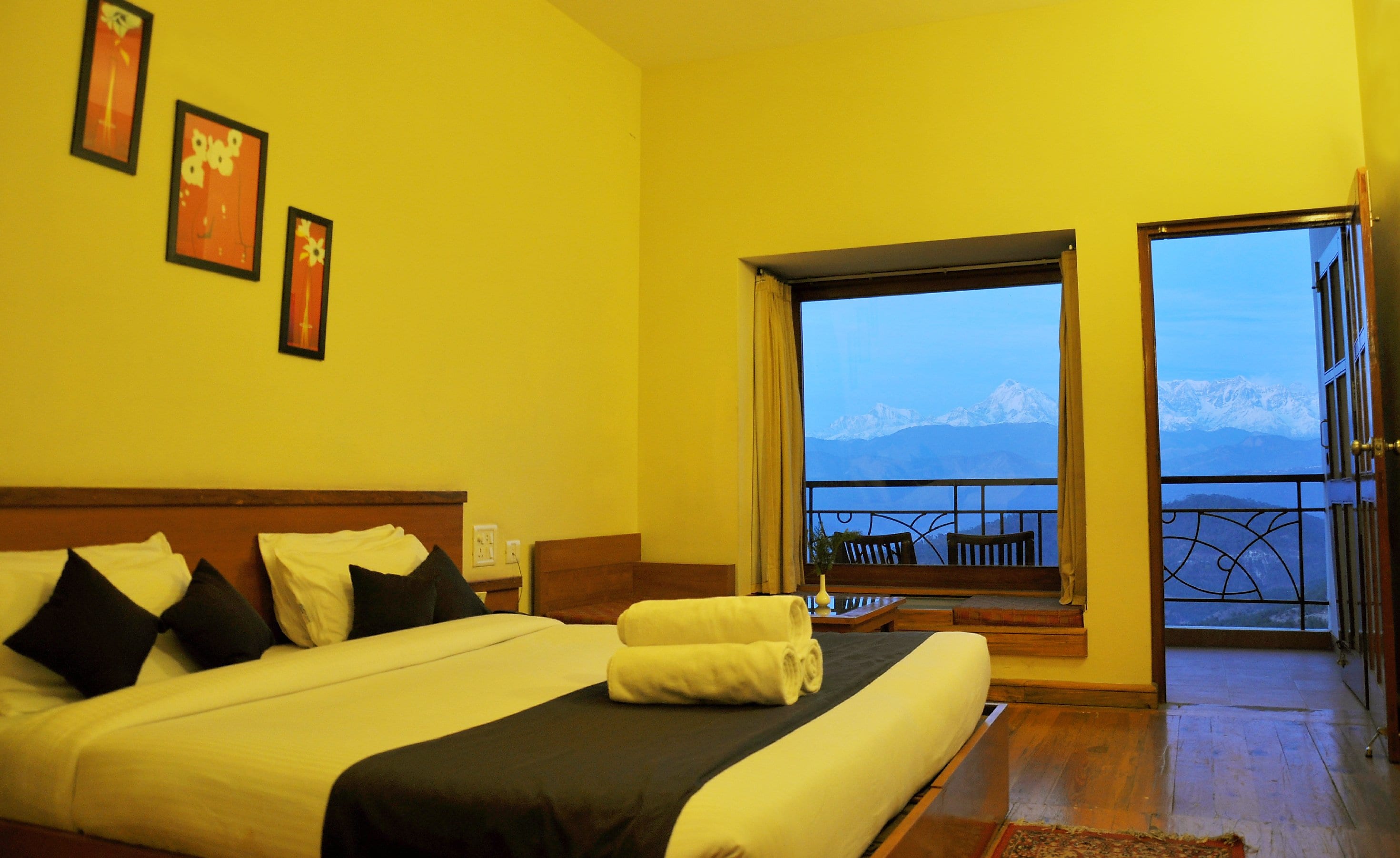 Pratiksha Himalayan Retreat - Tap to explore photos
