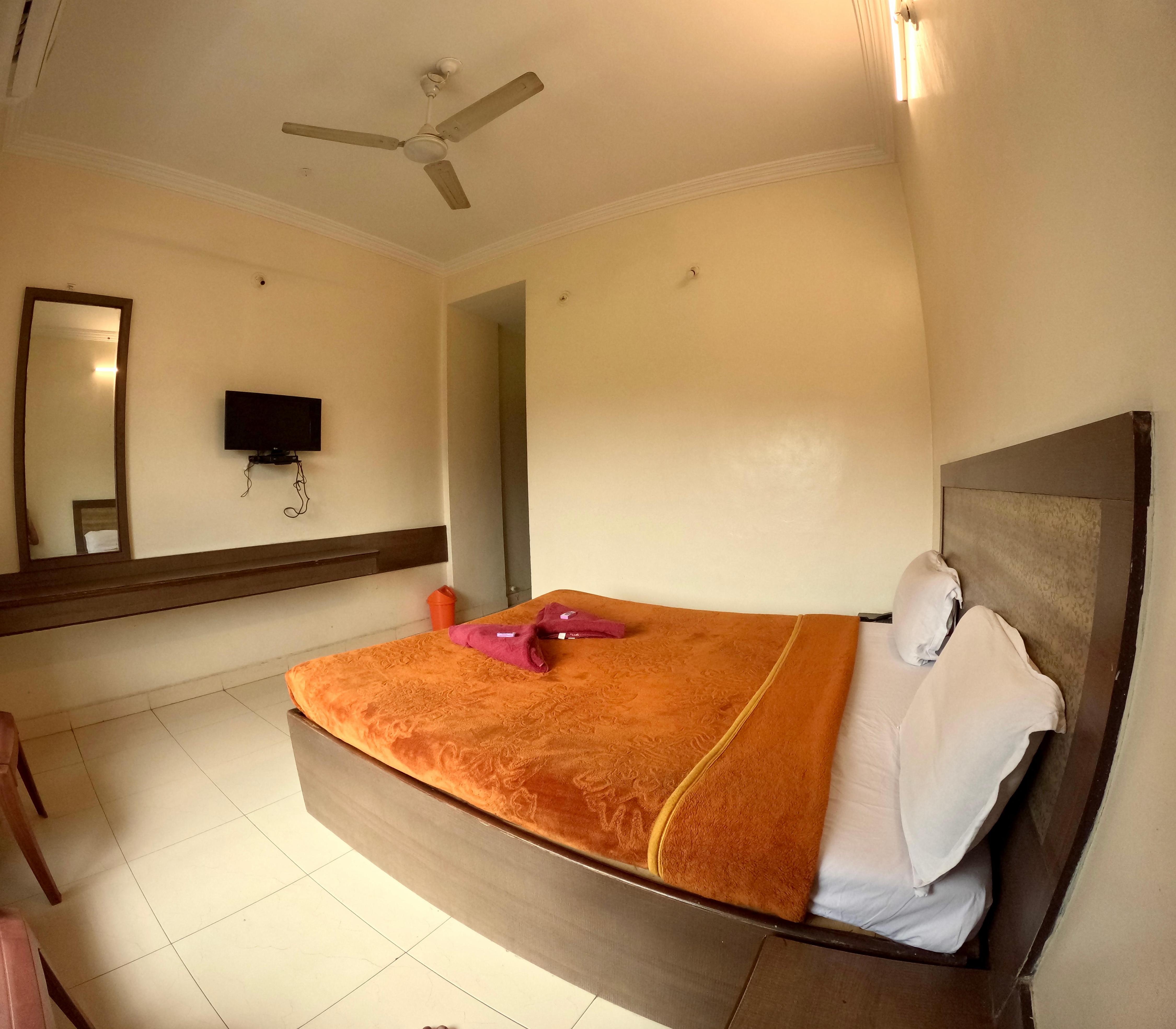 Hotel Laxmi Palace - Tap to explore photos