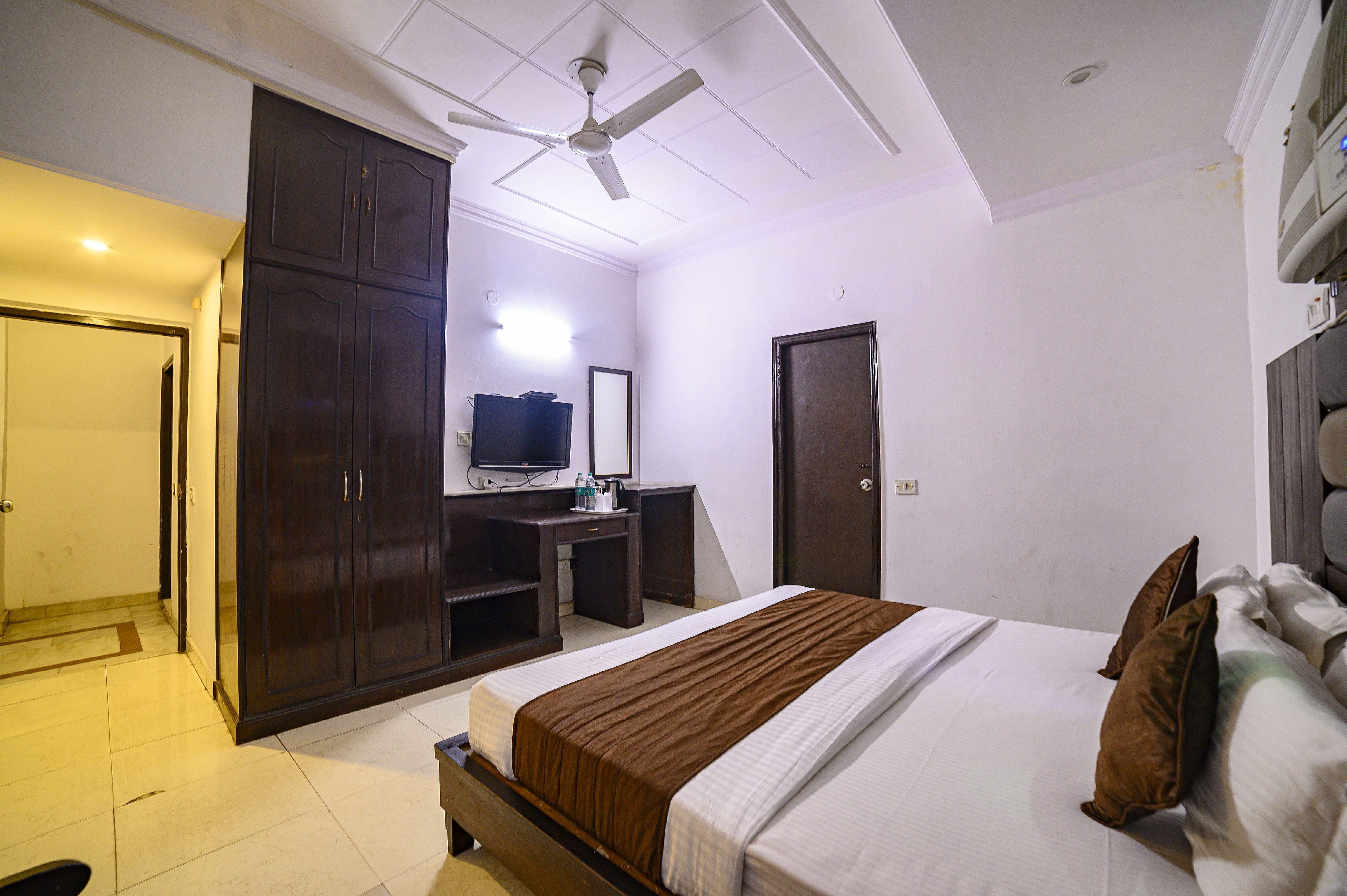 Hotel Sarthak Palace Near Karol Bagh Metro - Tap to explore photos