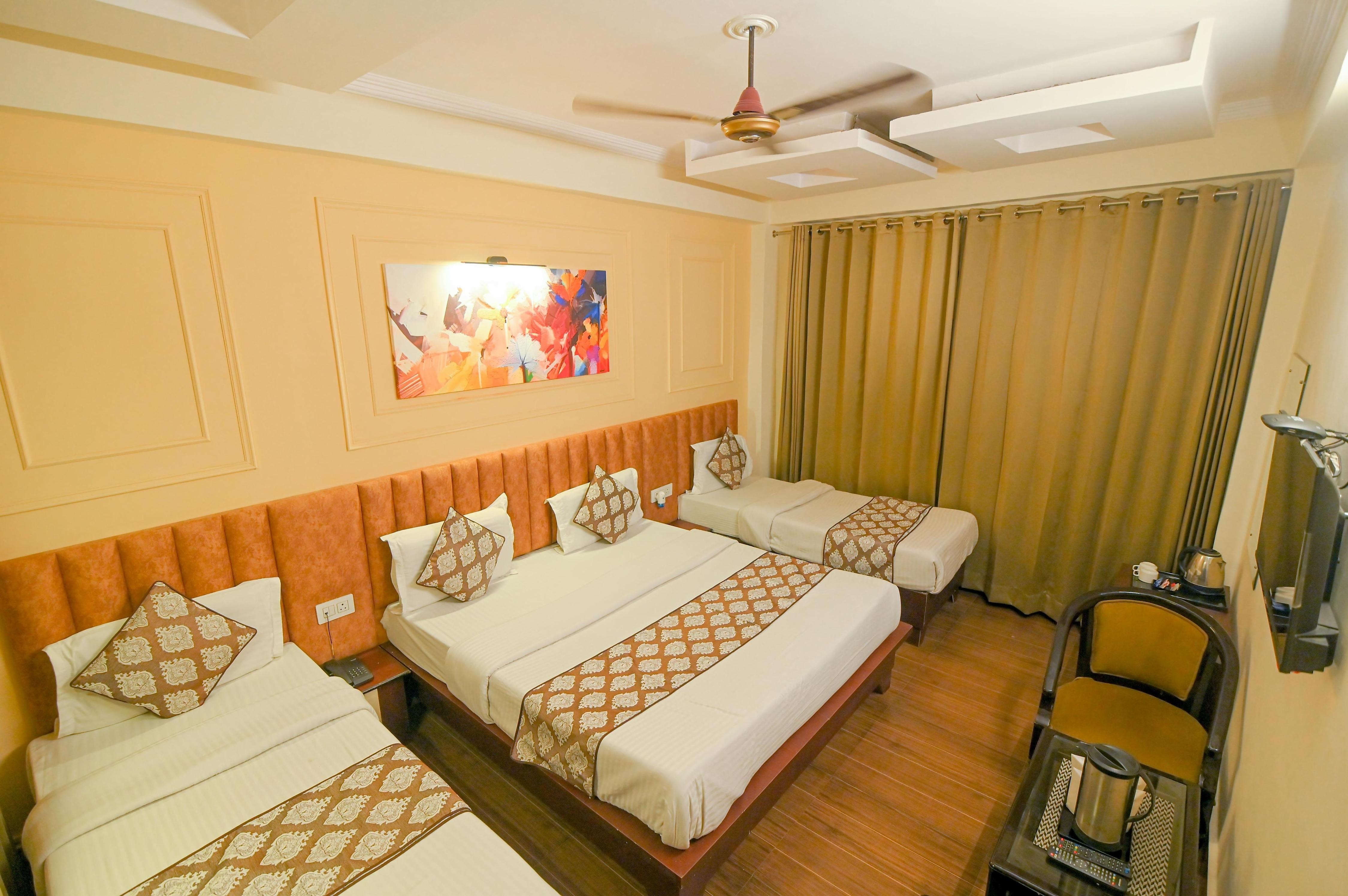 Swagat Inn @ Har Ki Pauri Road - Tap to explore photos