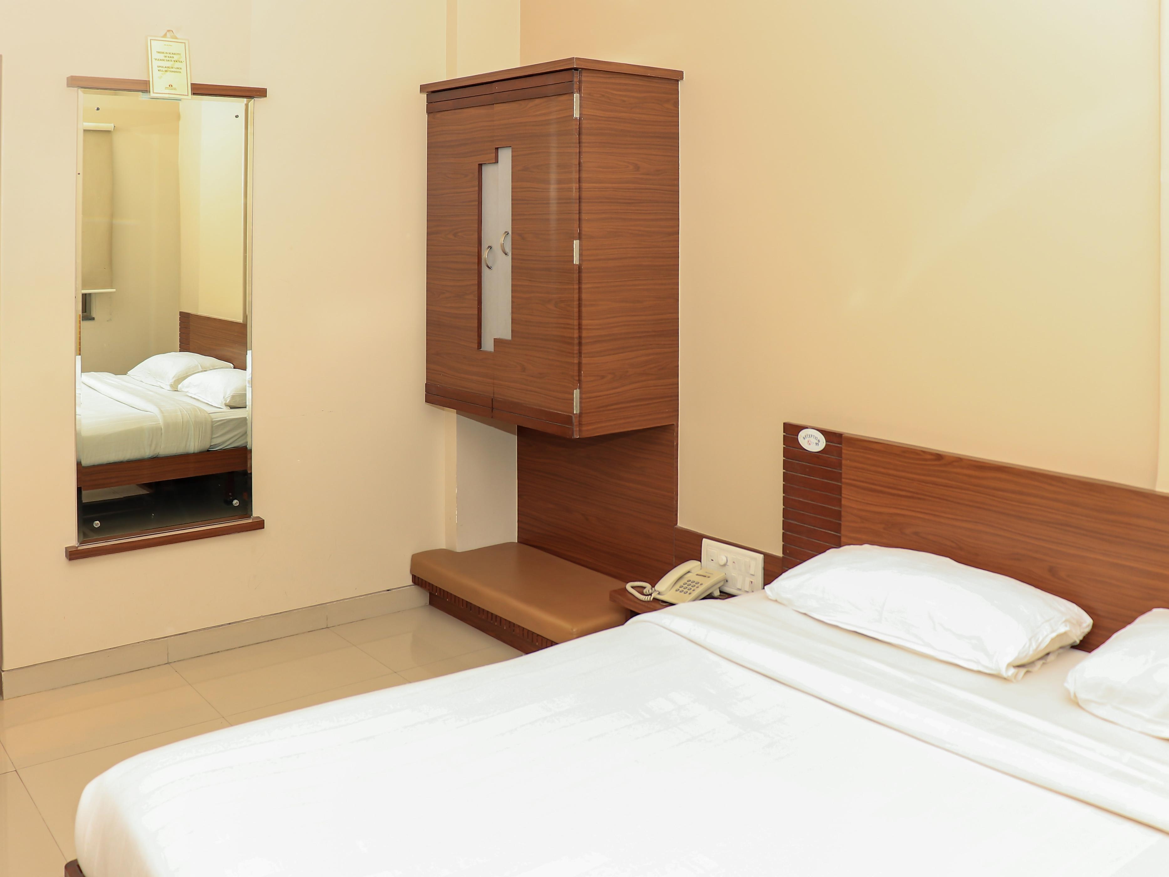 Sai Palace Budget Hotel - Tap to explore photos