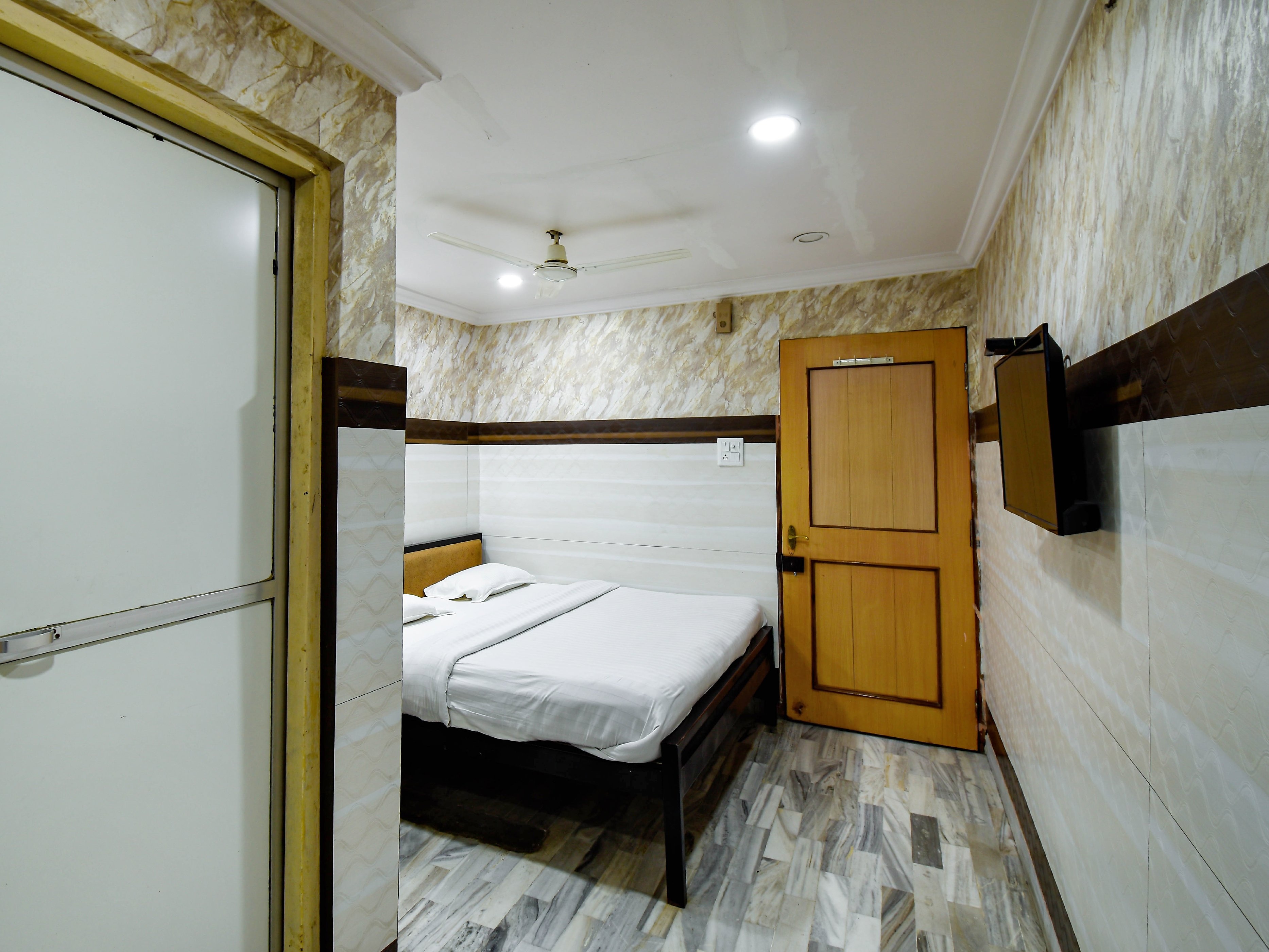 Hotel Gurmukh - Tap to explore photos