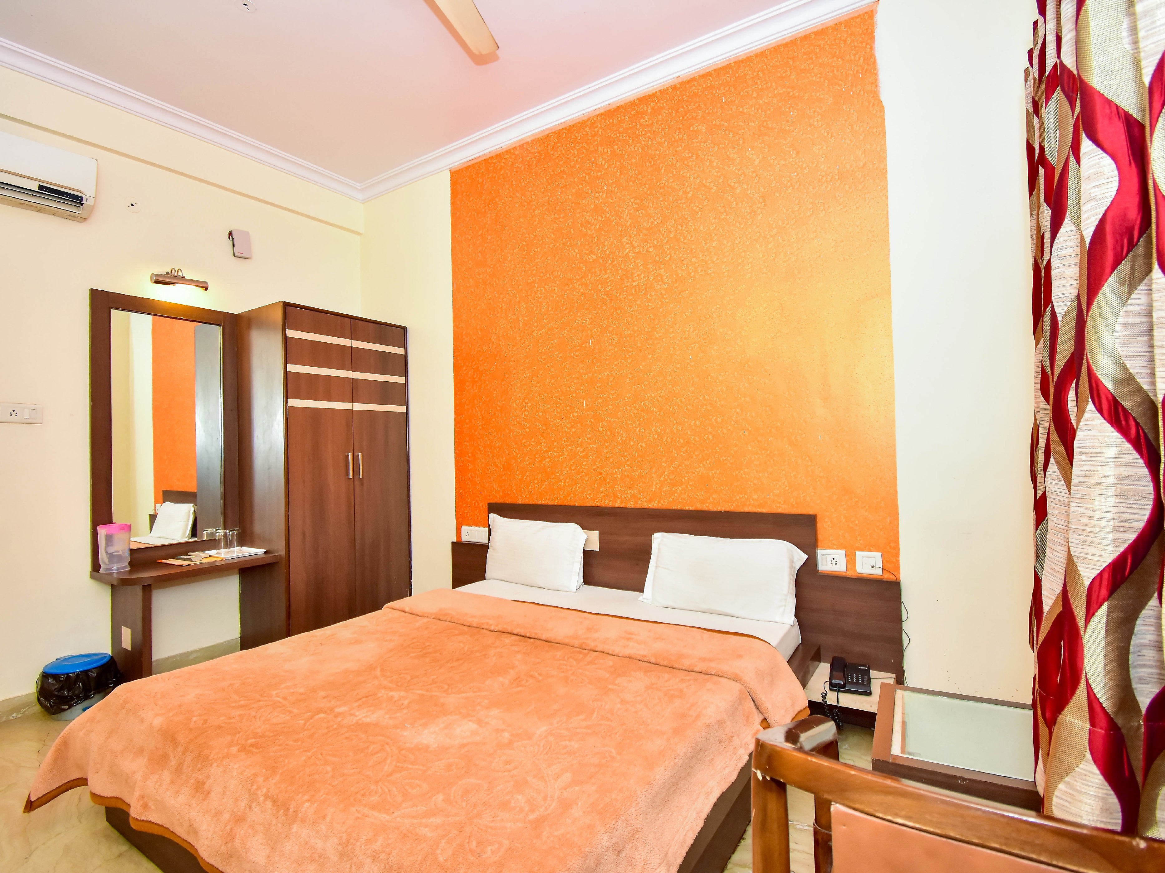 Hotel Shivam Paradise - Tap to explore photos