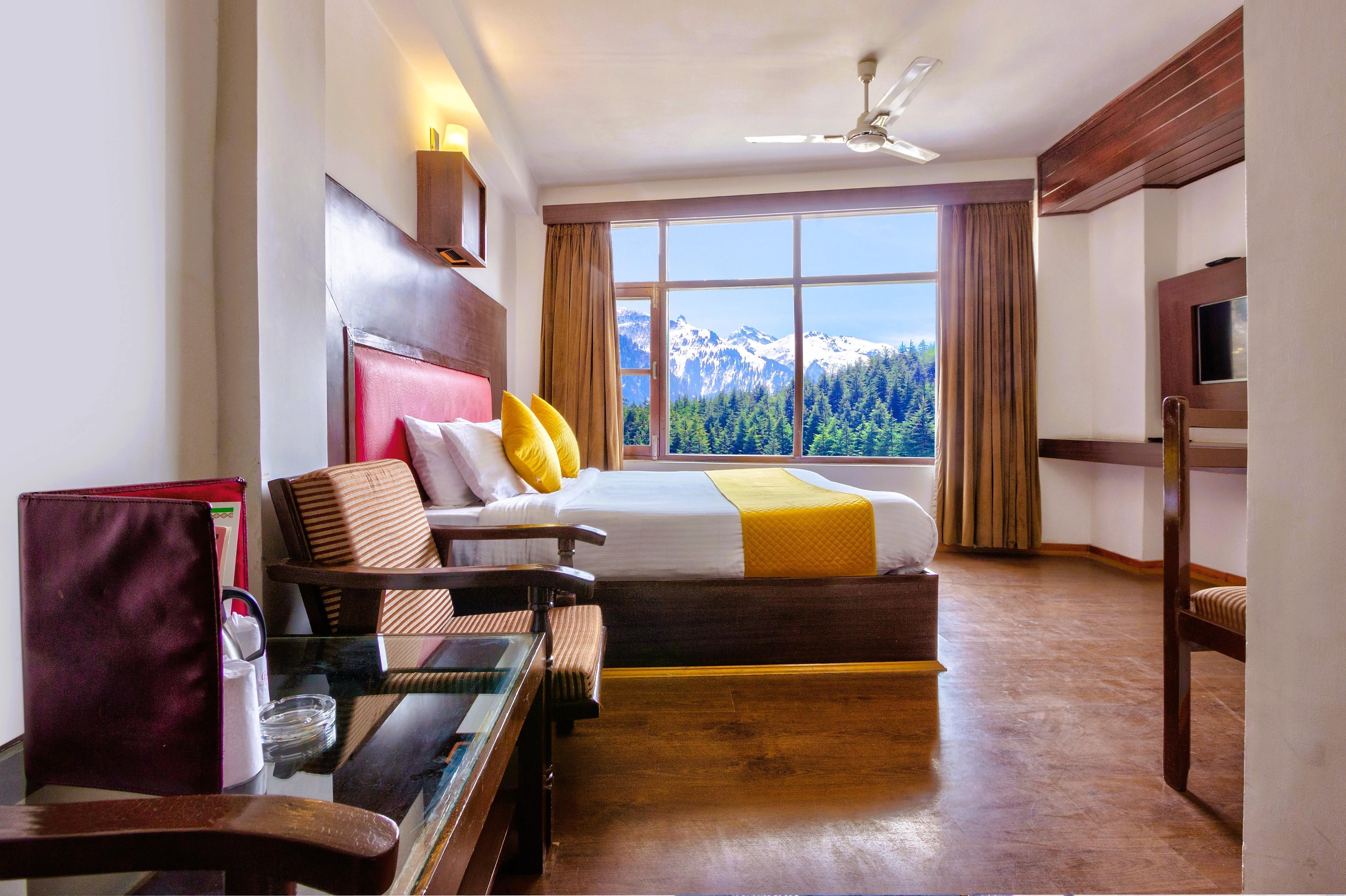 Hotel Greenfields - Tap to explore photos