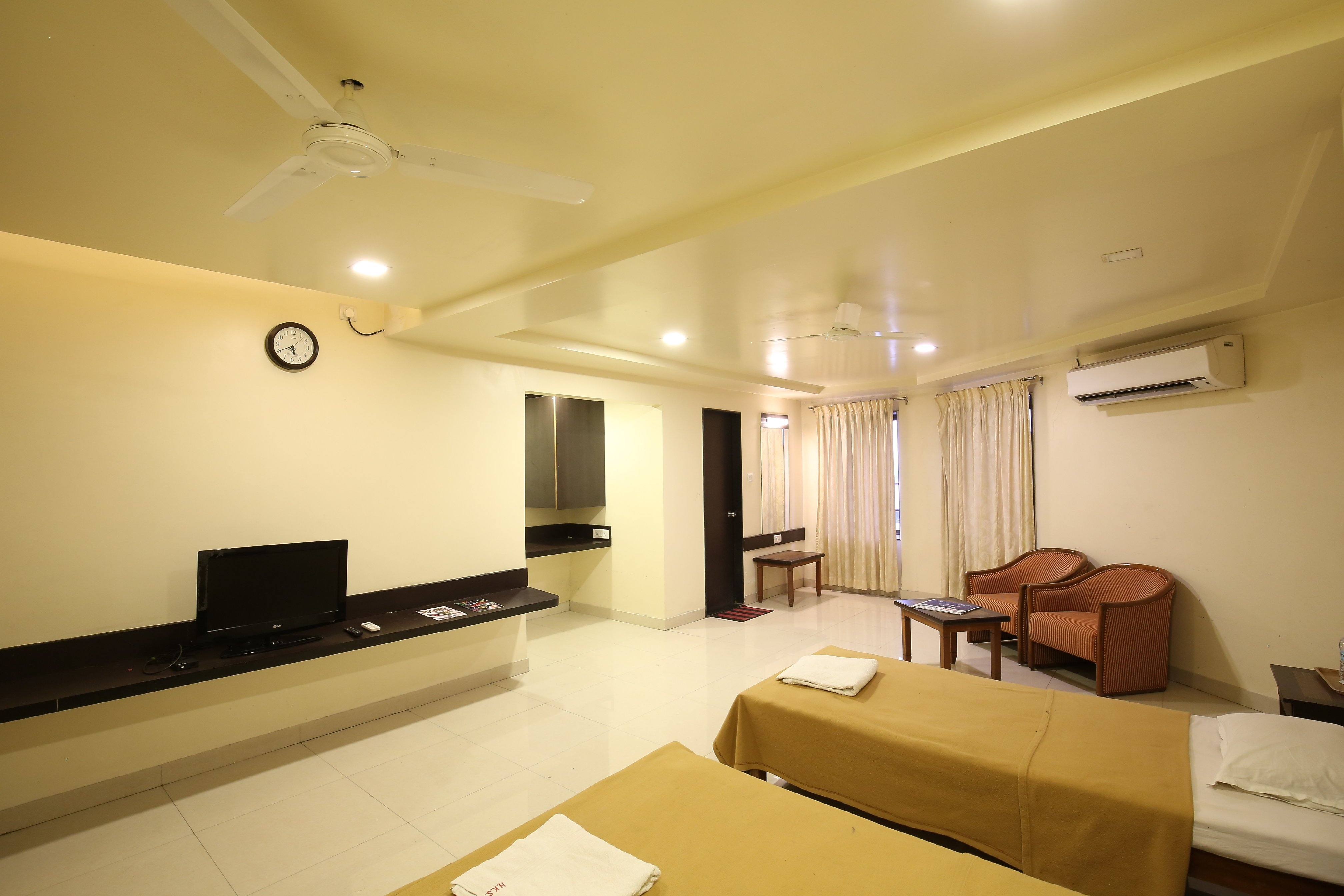 HOTEL KOHINOOR SQUARE 5