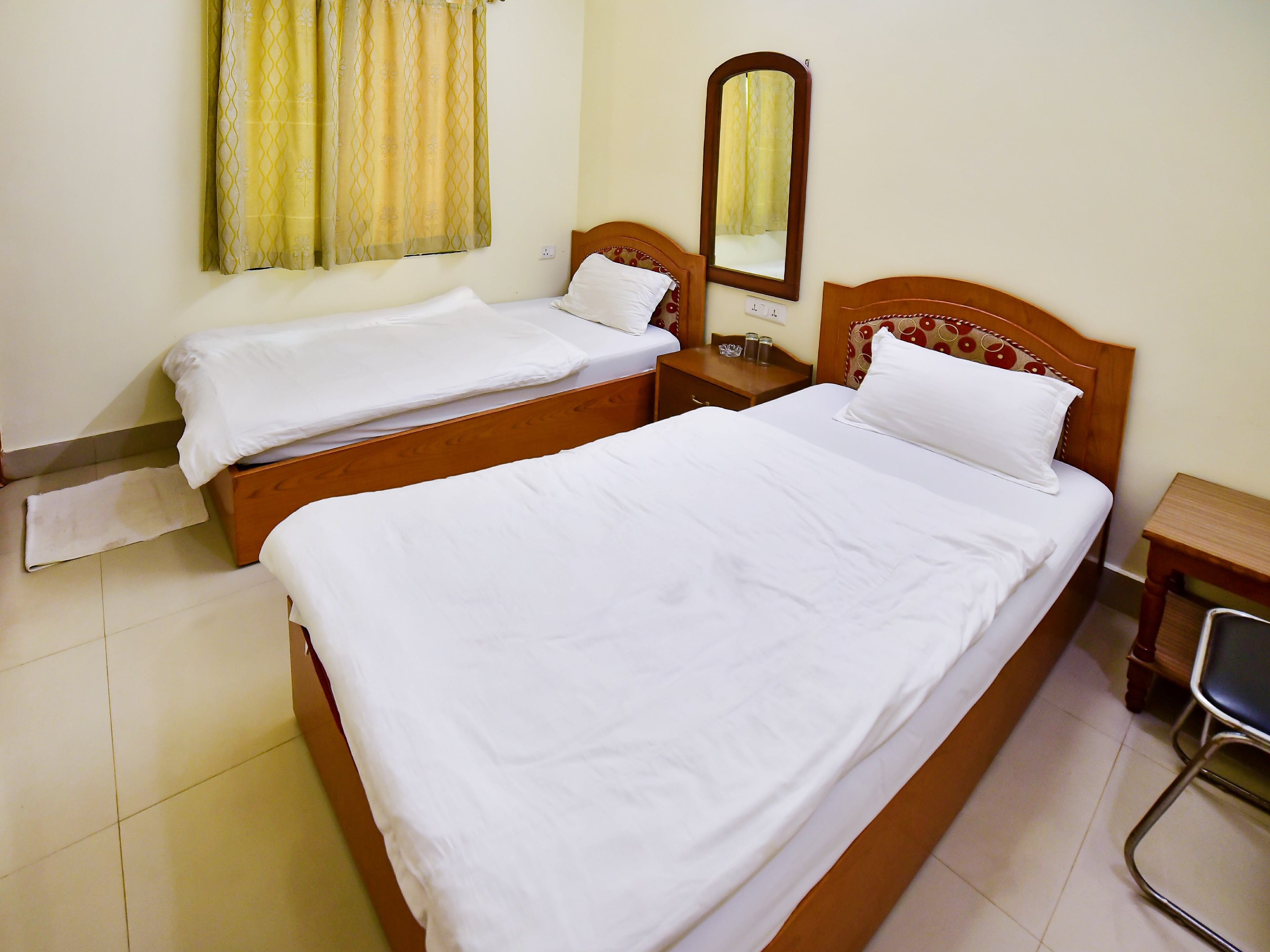 Lucky Guest House - Tap to explore photos