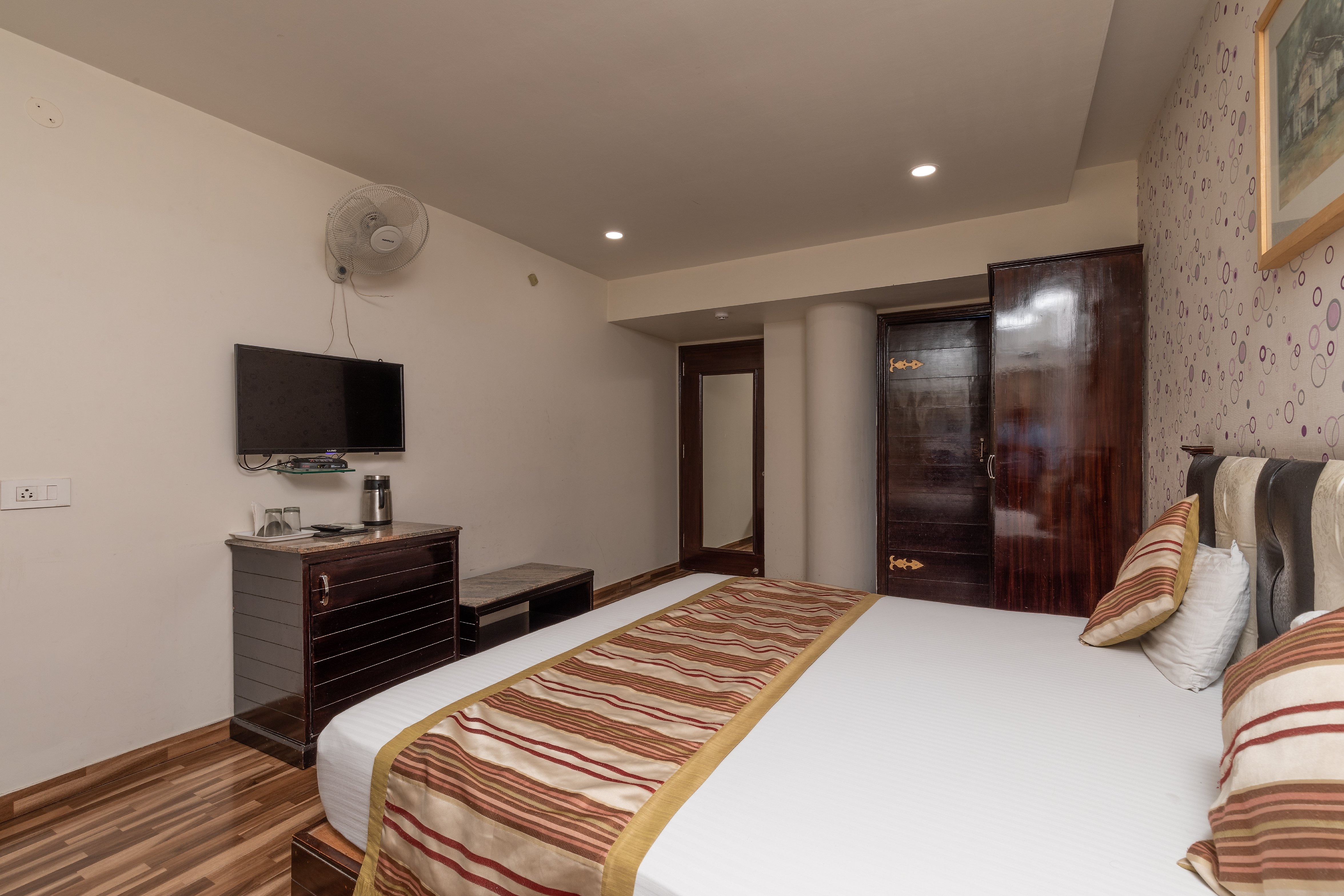 Akashdeep 22 Hotel & Motel pvt ltd - Tap to explore photos