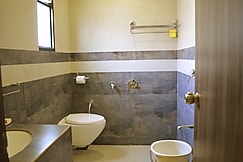 Hotel Kalatit International, Jamnagar