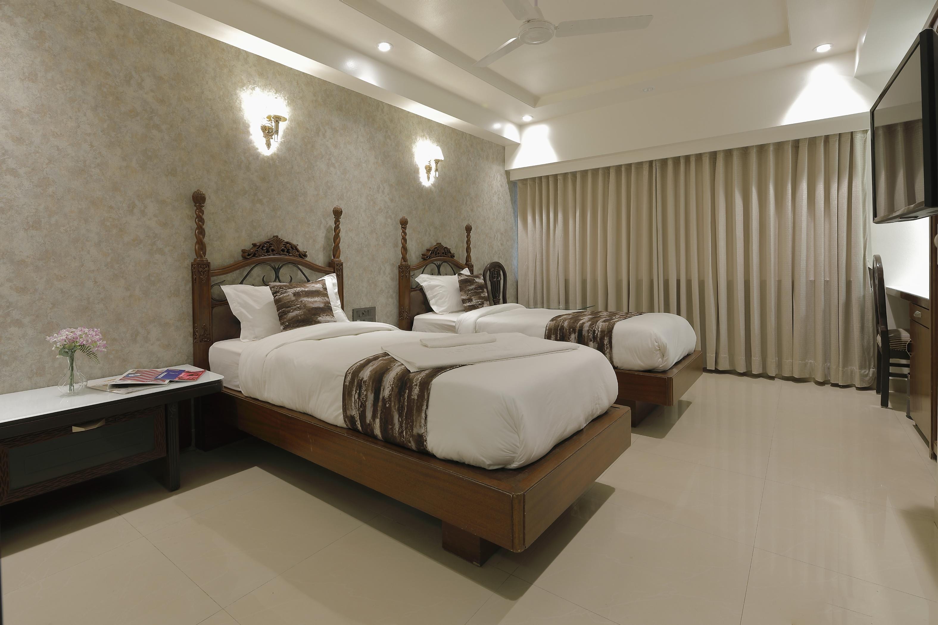 Gold Room 1