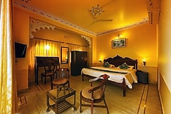 THAMLA HAVELI - Heritage Lake View Hotel, Udaipur