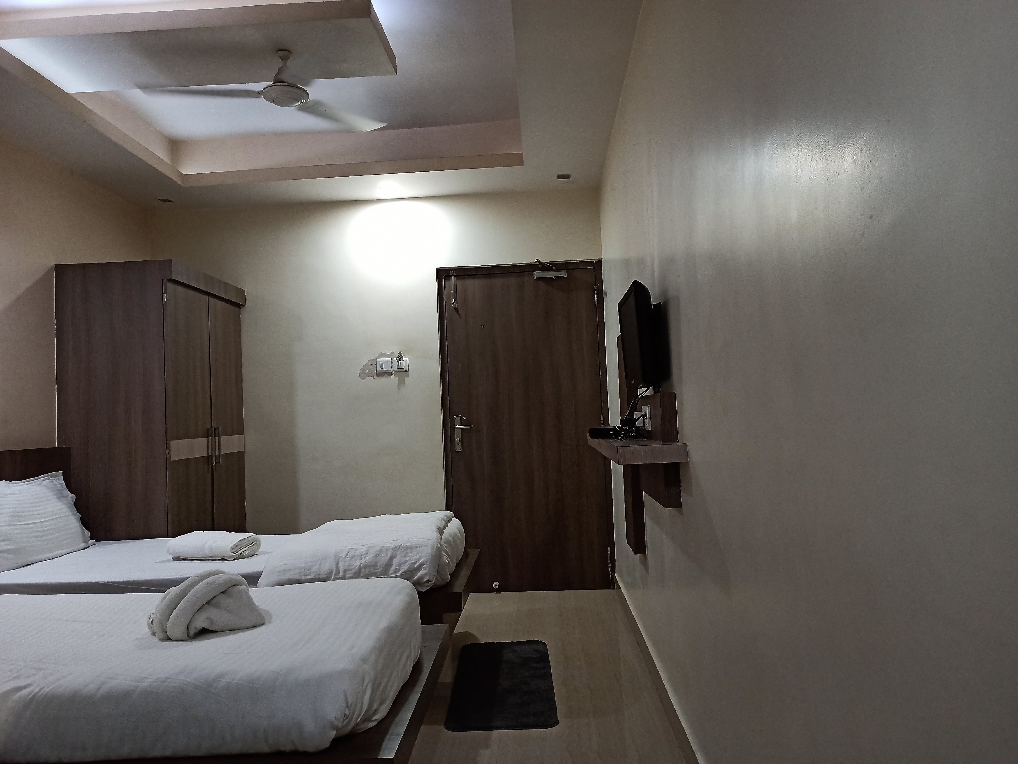 Hotel Saraswati Inn - Tap to explore photos
