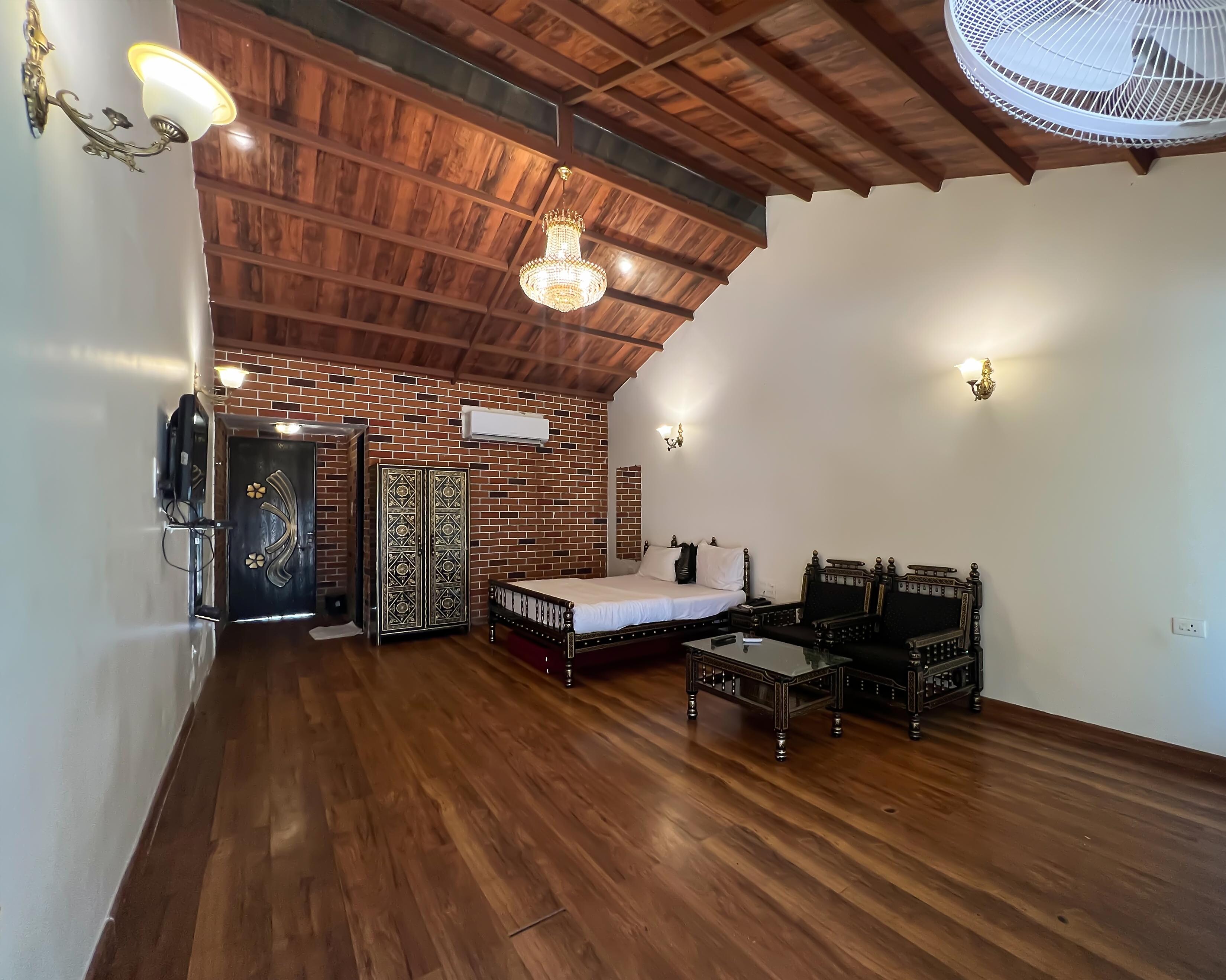 Cedar Premium Room 1