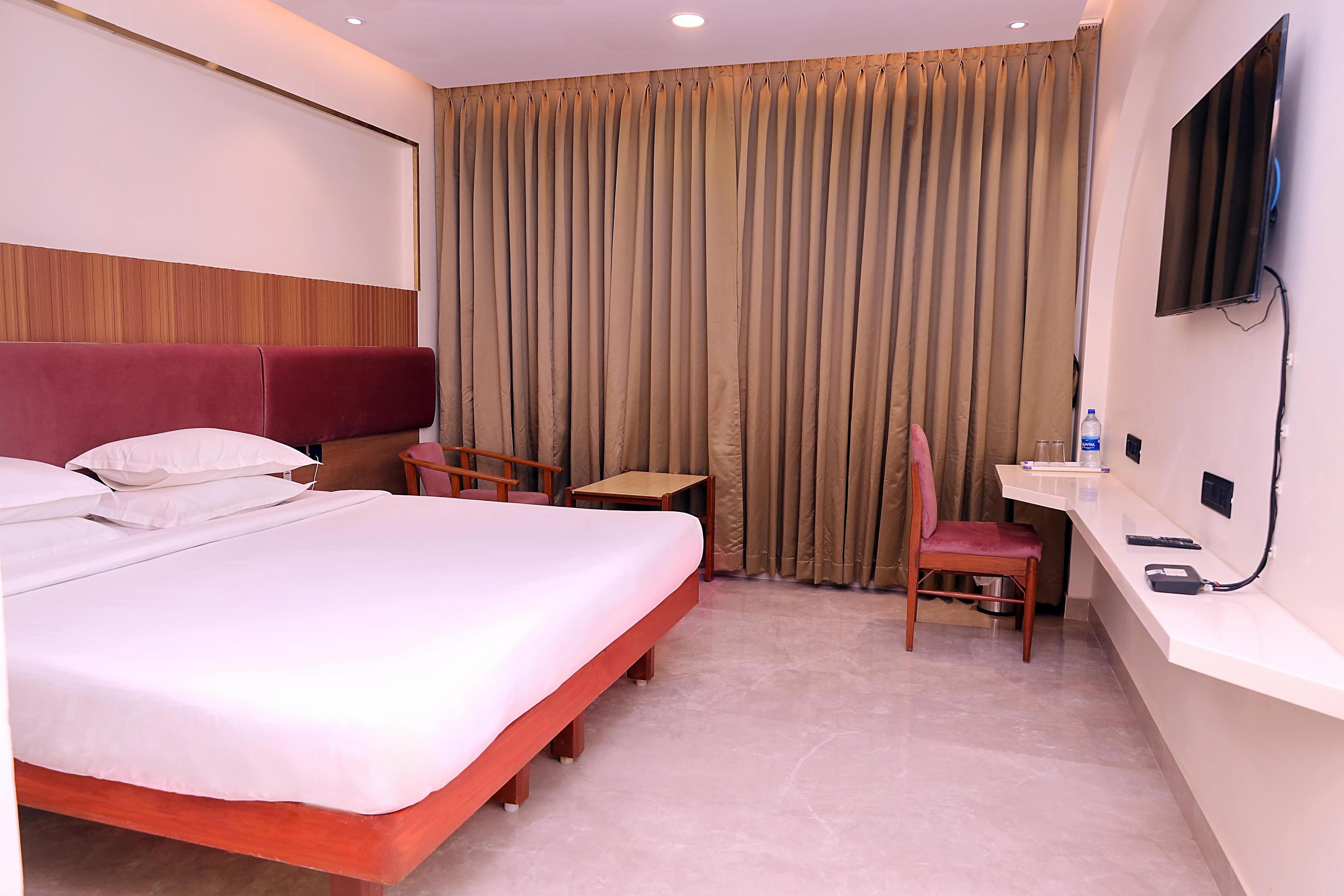 Hotel Surguru - Tap to explore photos