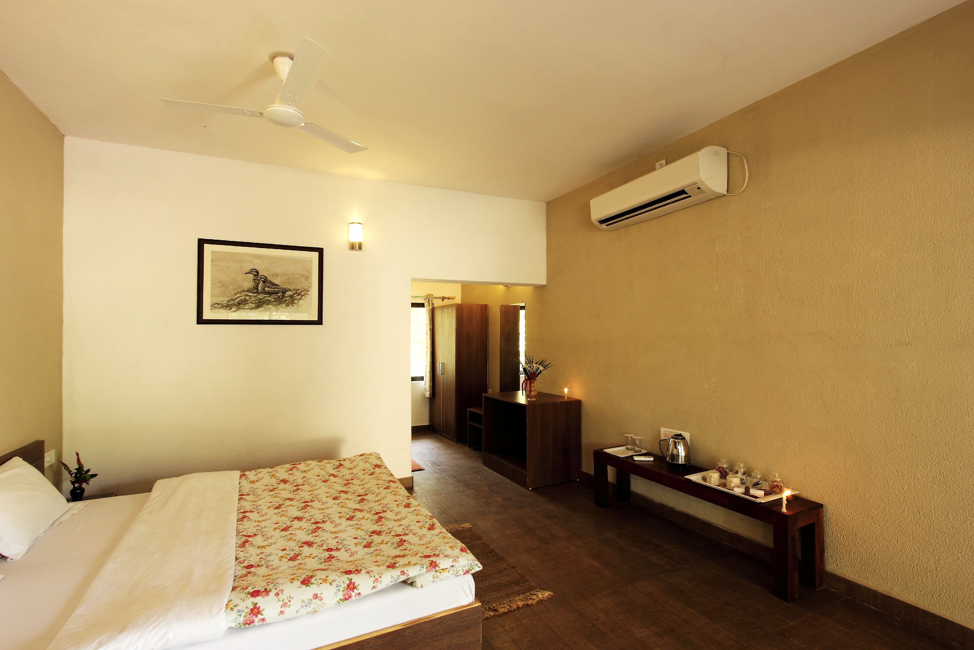 GIR BIRDING LODGE,Sasangir - Tap to explore photos