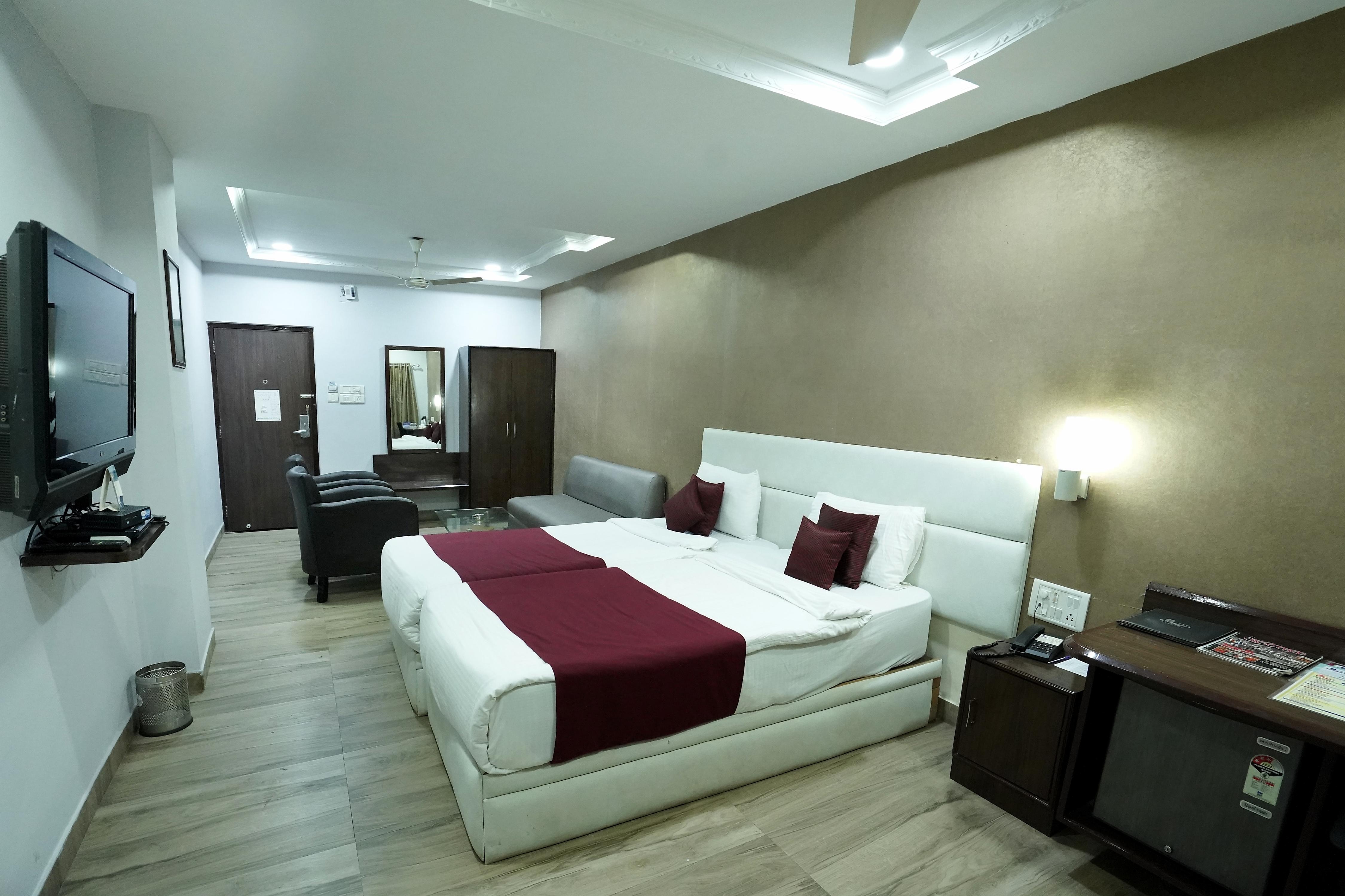 Hotel Sagar International - Tap to explore photos