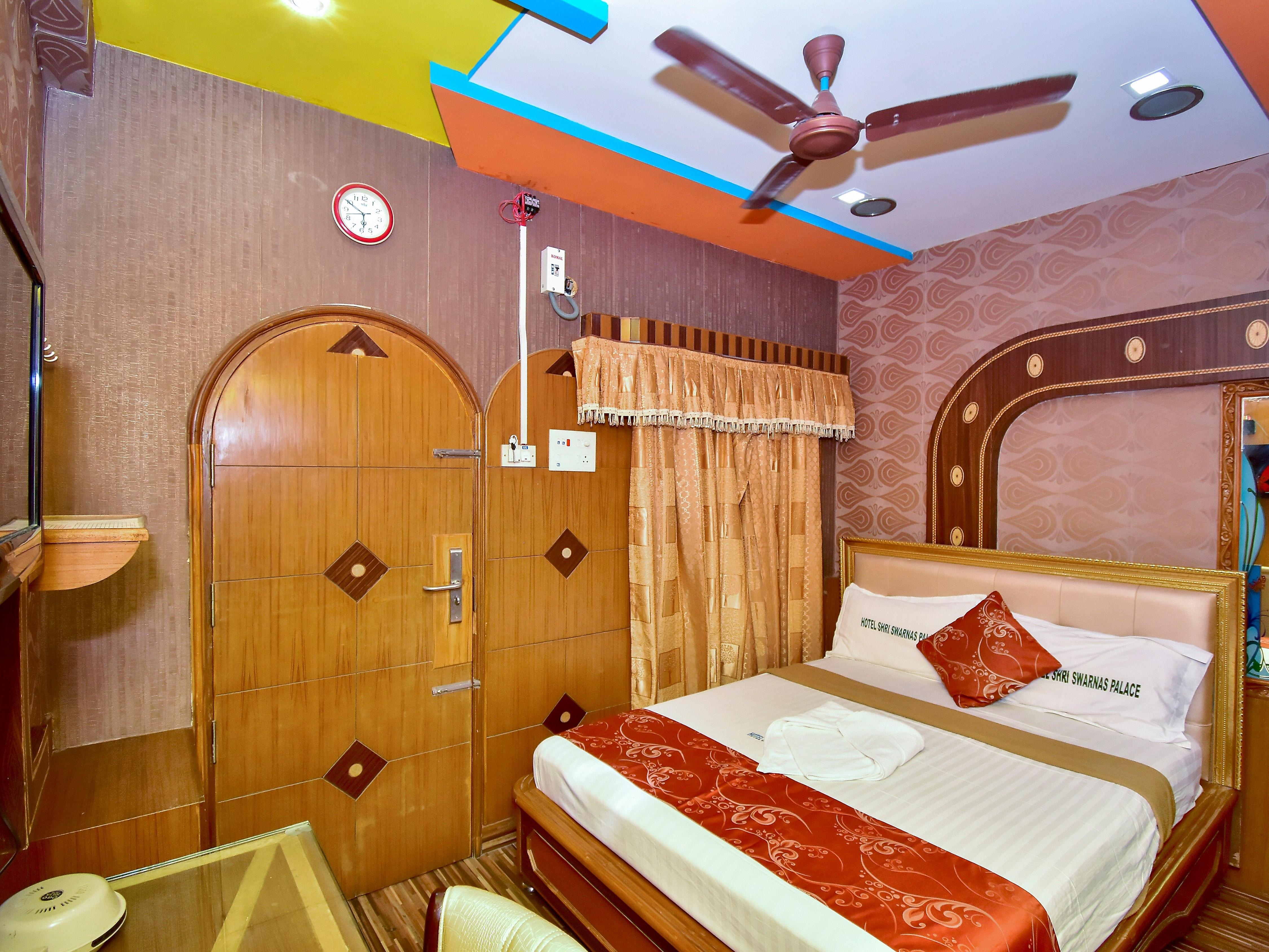 Hotel Shri Swarna's Palace - Tap to explore photos