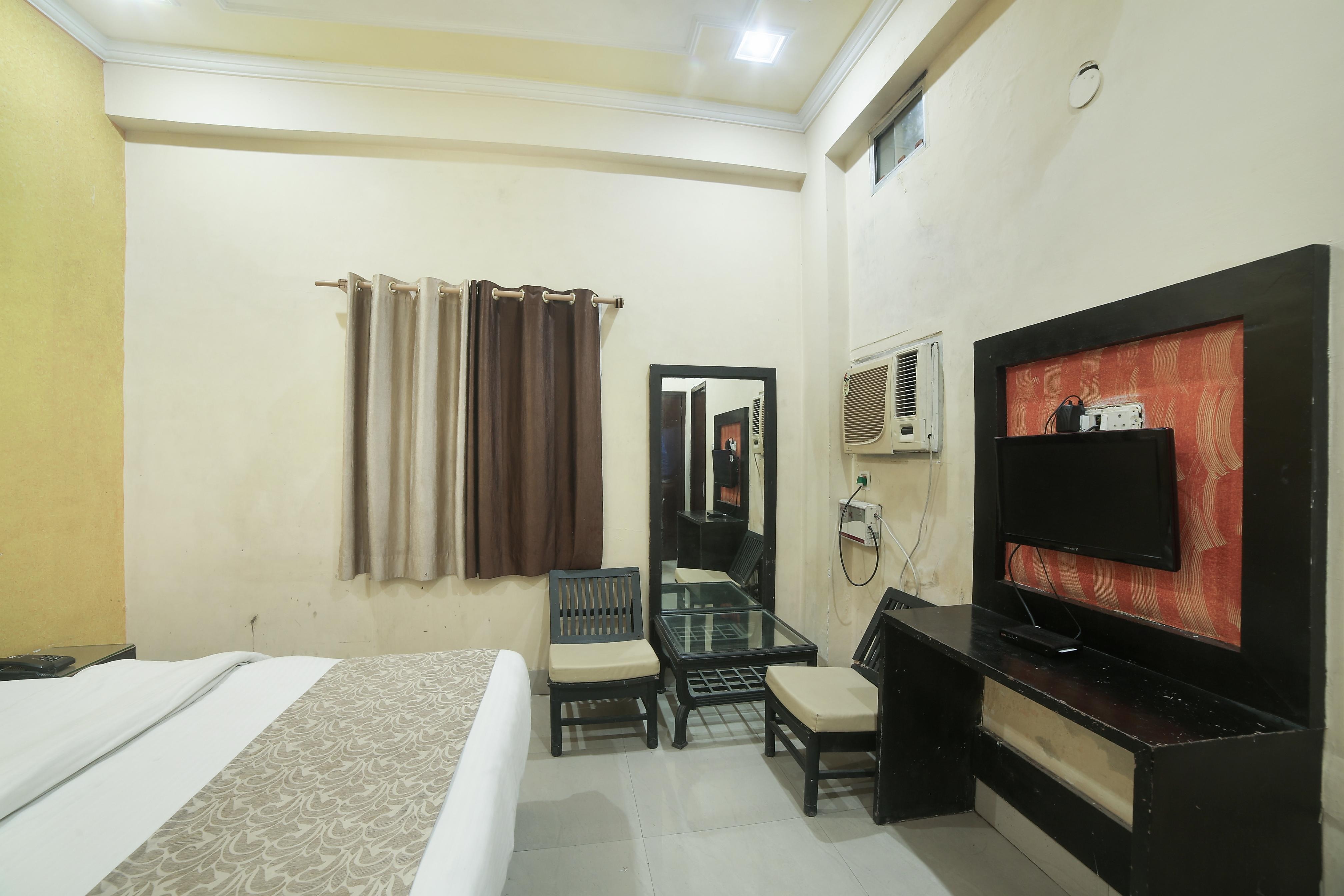 Hotel Great Ganga - Tap to explore photos