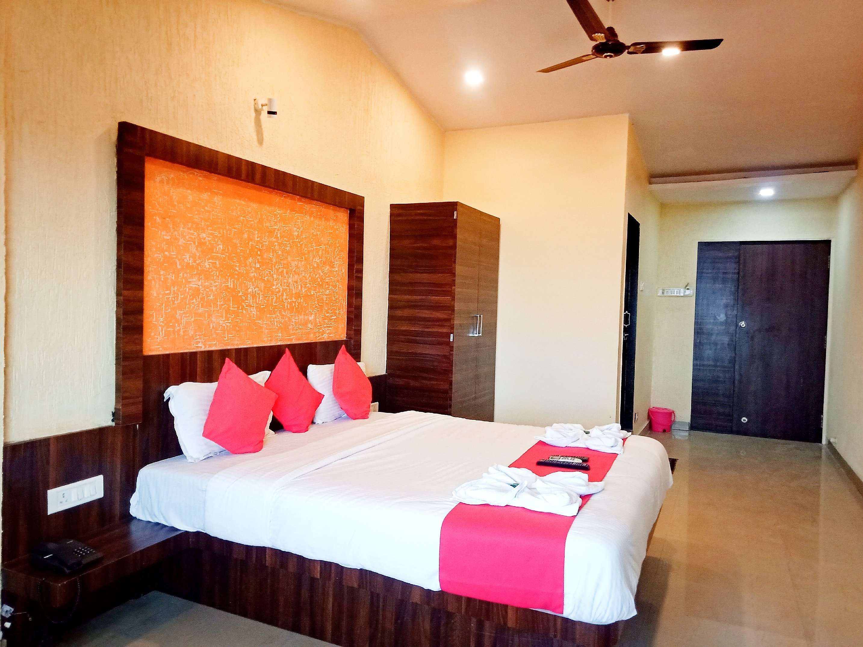 Shivneri Holiday Resort - Tap to explore photos