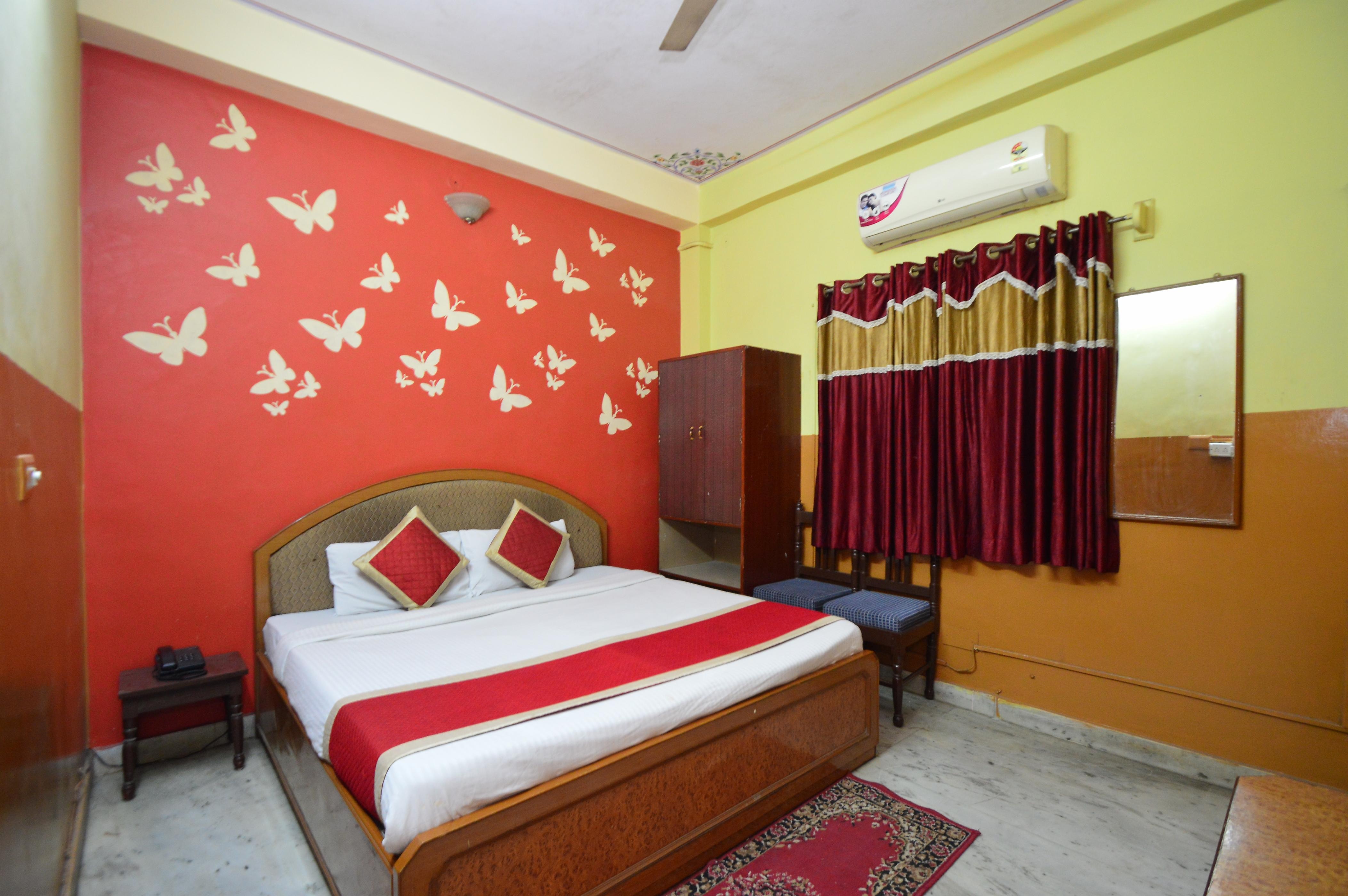 Hotel Jai Maa Palace Near Railway Station - Tap to explore photos