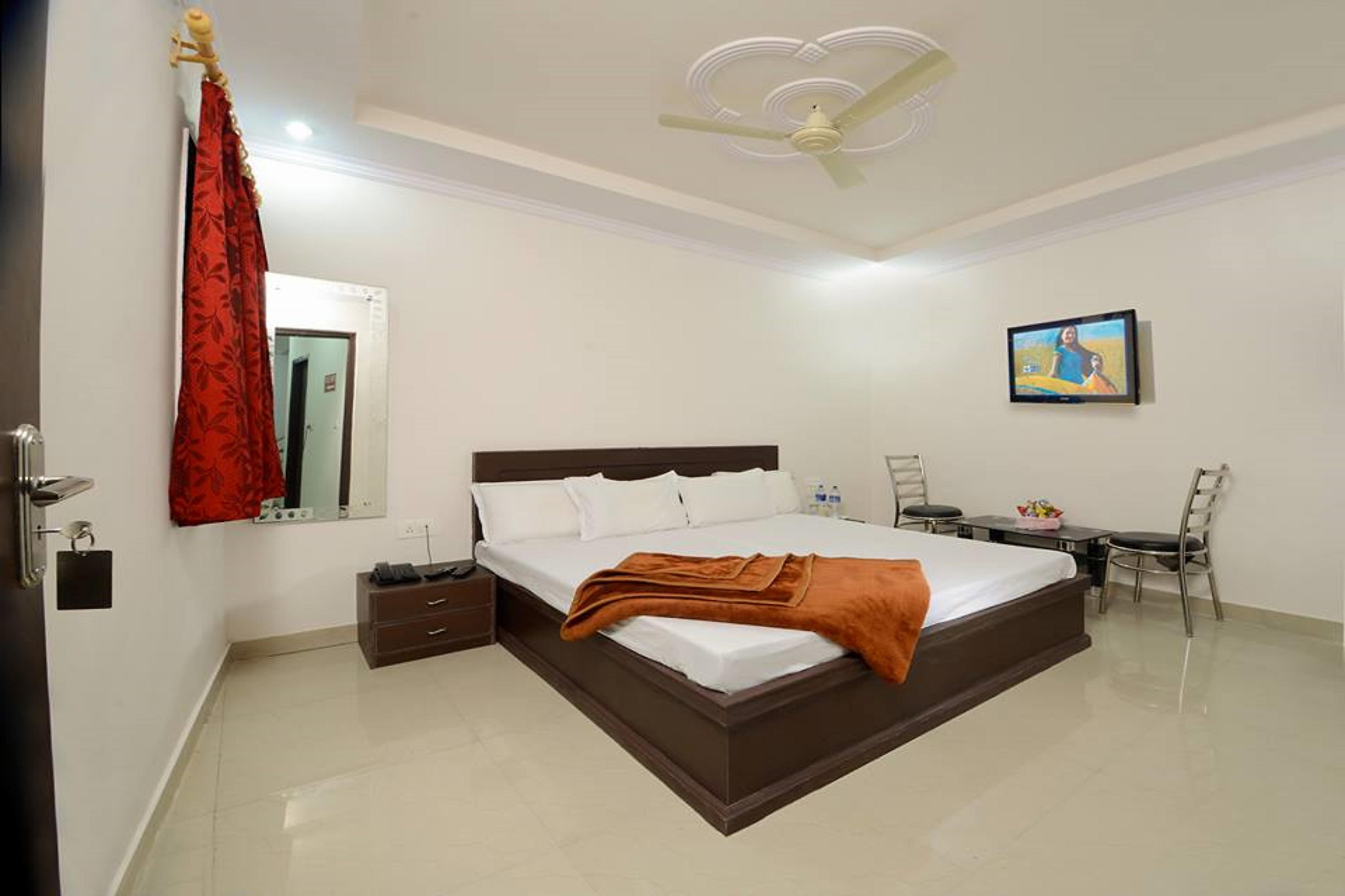 Hotel Raj Paradise - Tap to explore photos
